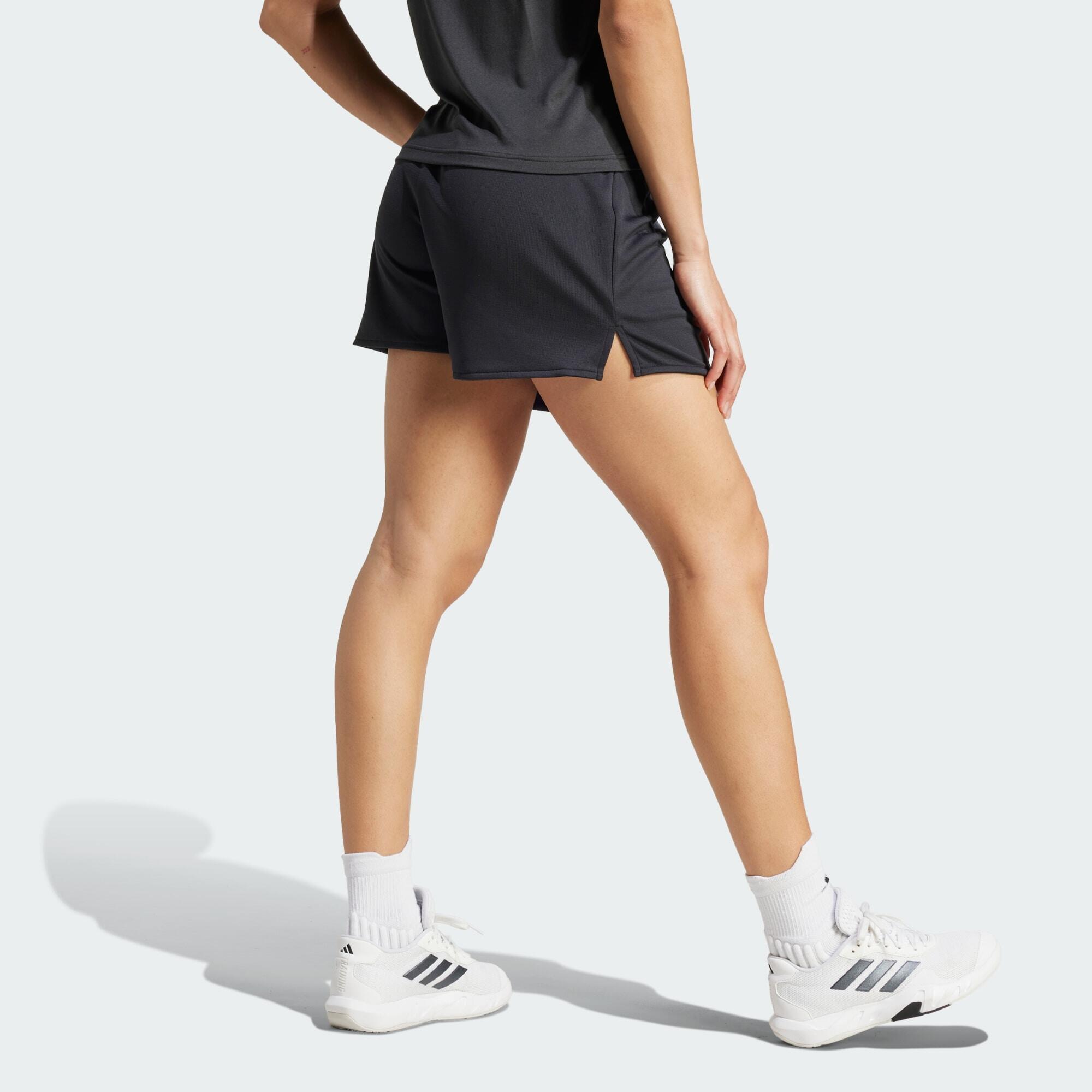 Train Essentials Big Logo Short 3/7