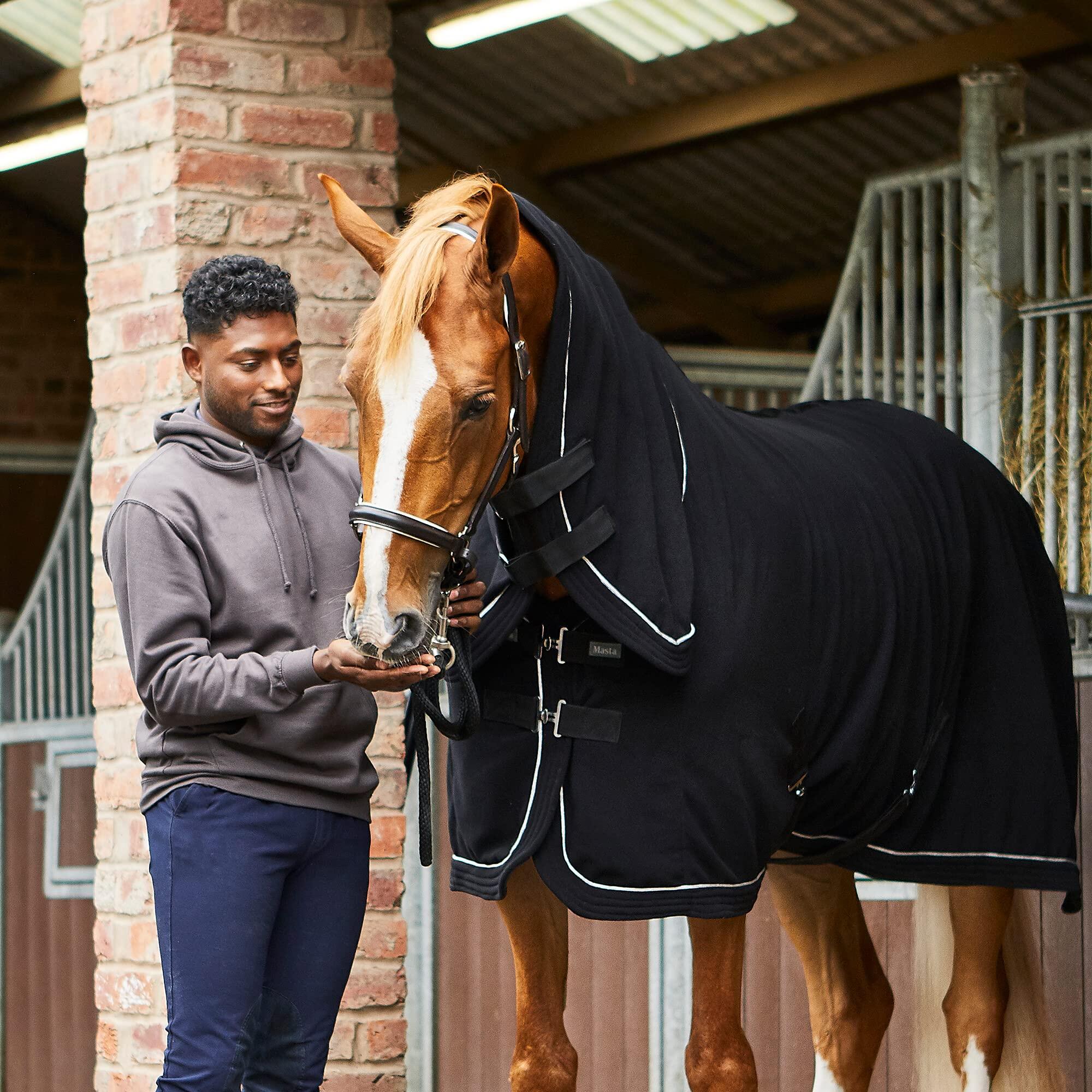 Versatile fleece rug with combo neck 3/6