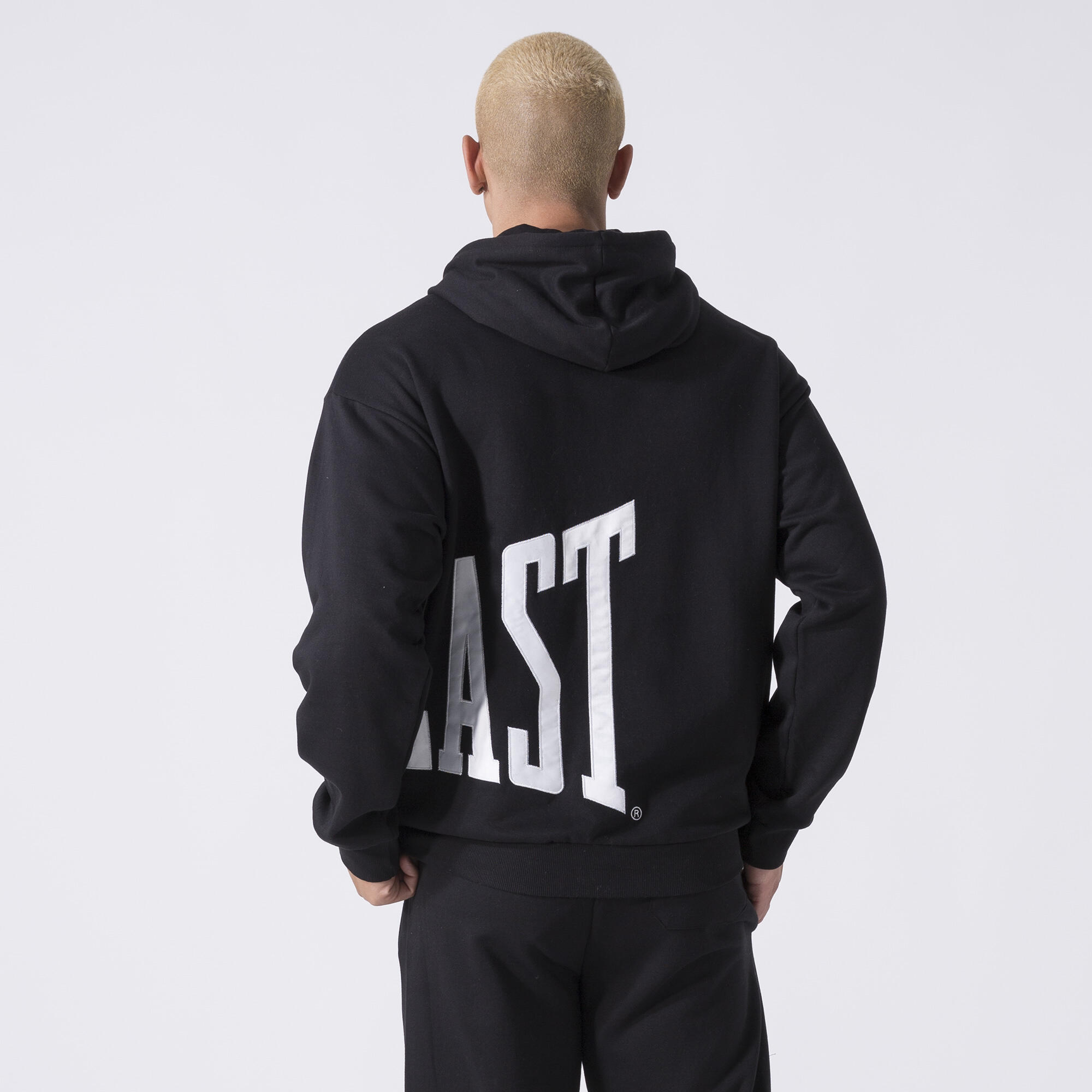 EXKLUSIVER KAPUZENPULLOVER MIT LOGO SCHWARZ BAUMWOLLE, POLYESTER 4/6