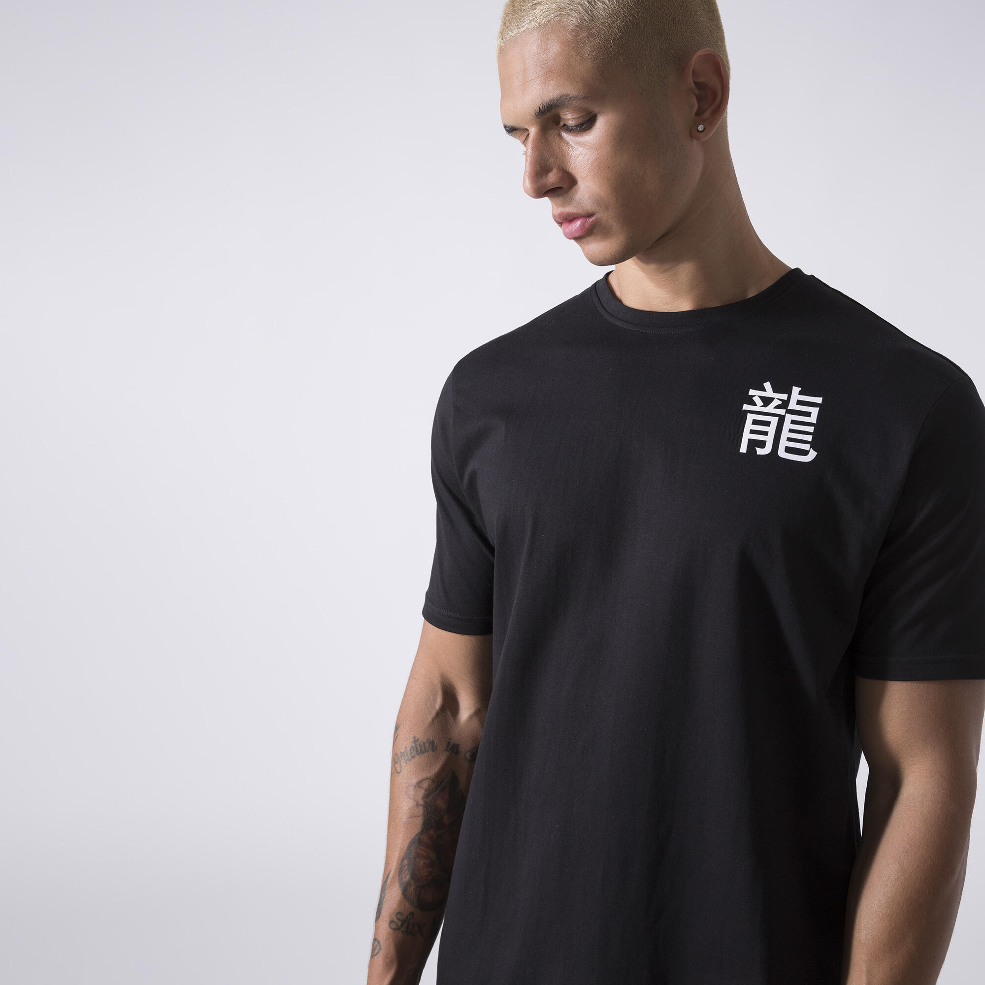 CAMISETA EXCLUSIVA CON GRÁFICO DE DRAGÓN NEGRO ALGODÓN 5/6