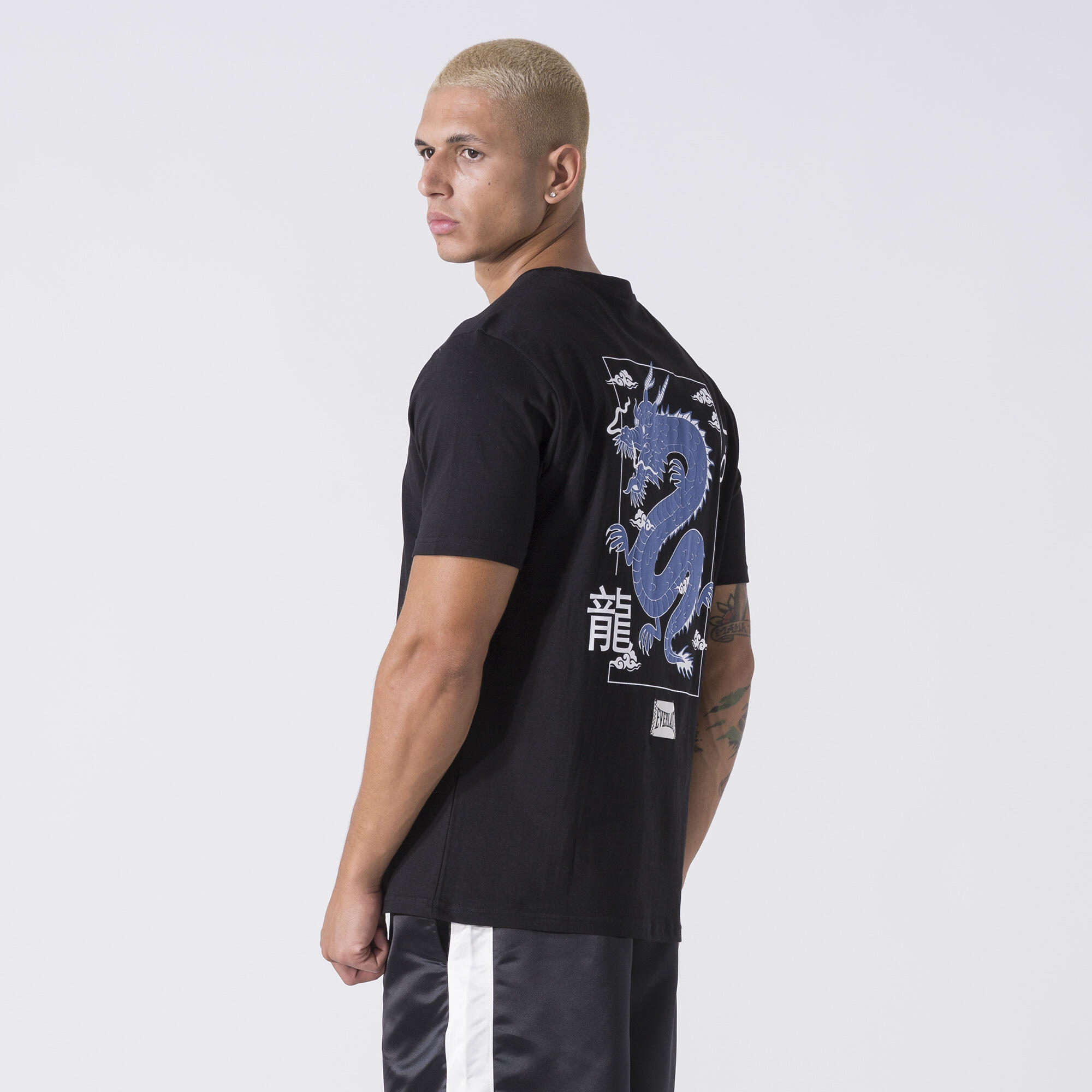 CAMISETA EXCLUSIVA CON GRÁFICO DE DRAGÓN NEGRO ALGODÓN 2/6