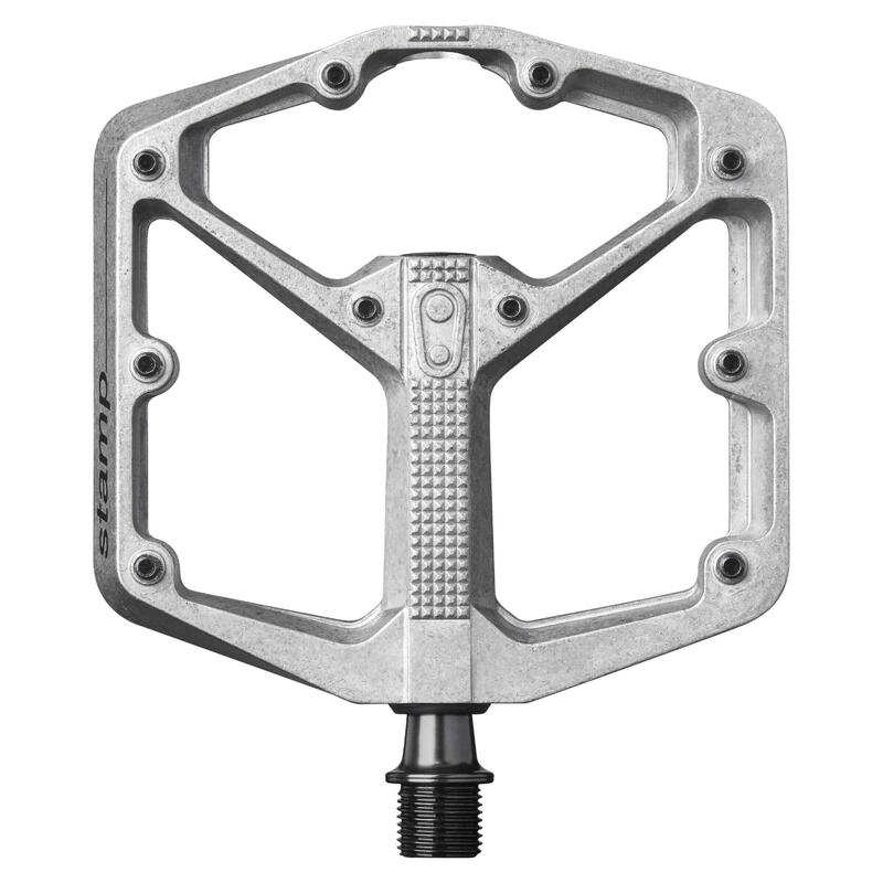 Pédale de plateforme MTB Stamp 2 Large, raw silver      9910€ 12400€ -20%    * La vente débute le 09/07/2025    CRANKBROTHERS Pédale de plateforme MTB Stamp 2 Large, raw silverVendu exclusivement en ligne   