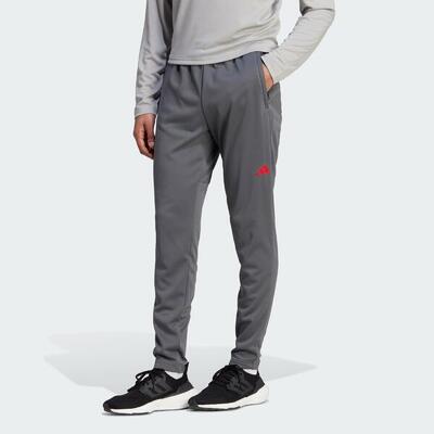 Train Essentials Seasonal Woven Trainingshose