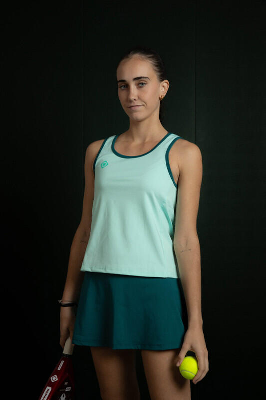 Izas Orna Top : Style et confort pour vos séances d'entraînement et vos moments 3/6
