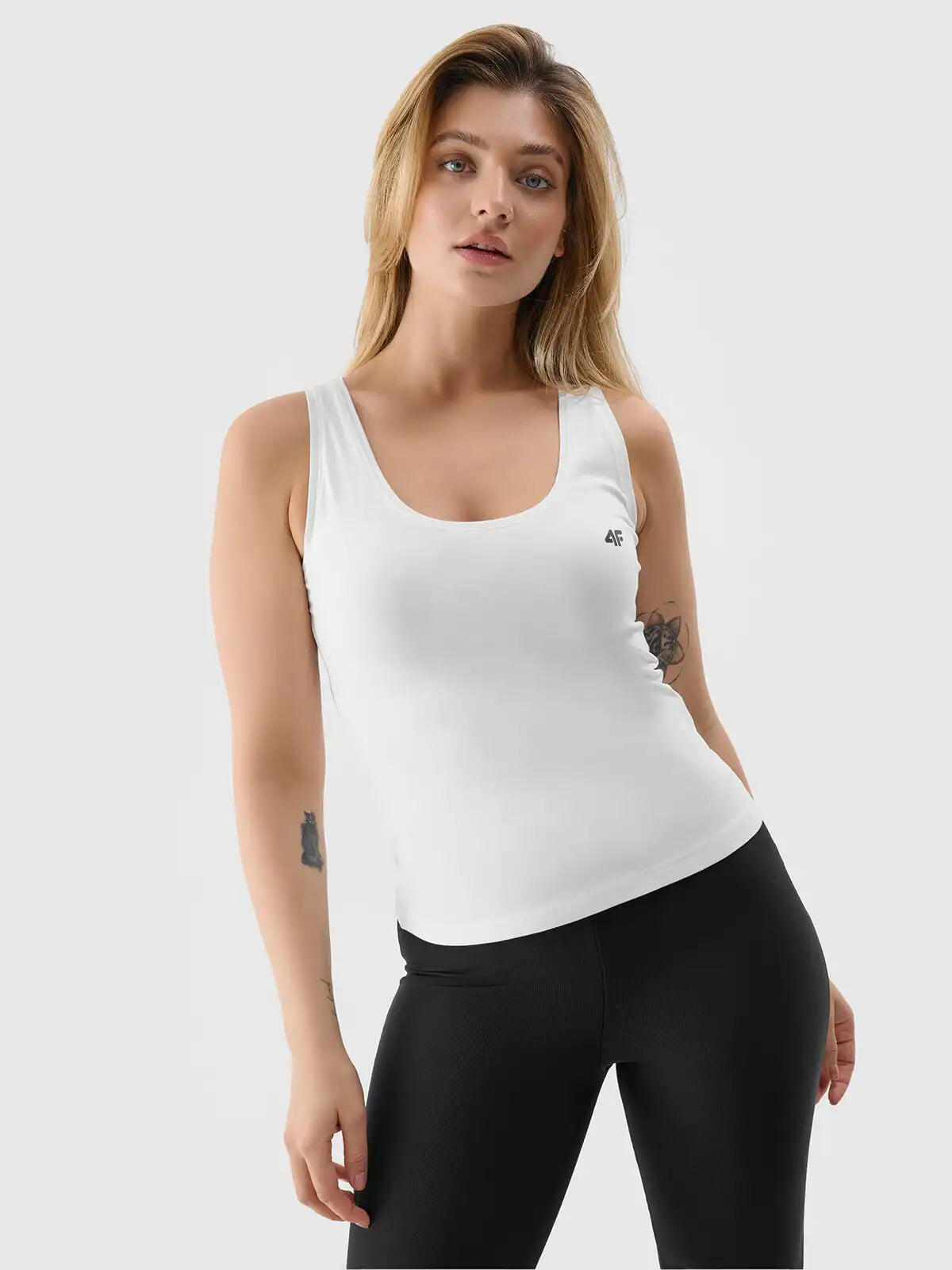 4F T-shirt Cava Para Mulher