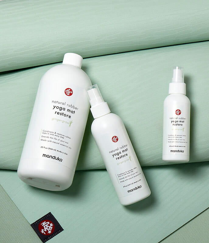 Limpiador de esterillas de yoga Manduka Restore de goma, 237 ml 2/2