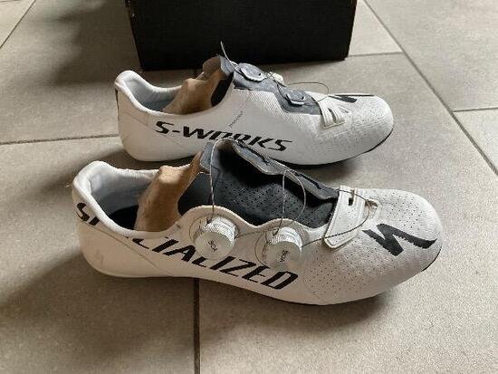 Entre Particuliers - PAIRE DE CHAUSSURES CYCLISTESS-WORKS 7 RD