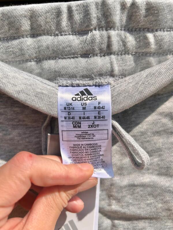 Entre Particuliers - Adidas - Short gris - Taille M 3/5
