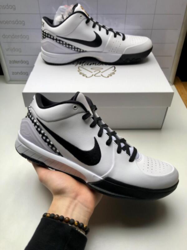 NIKE picture