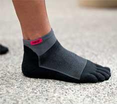 Injinji Men's Mid-Weight Trail Run - Mid Weight Mini-Crew Toe Socks 4/5