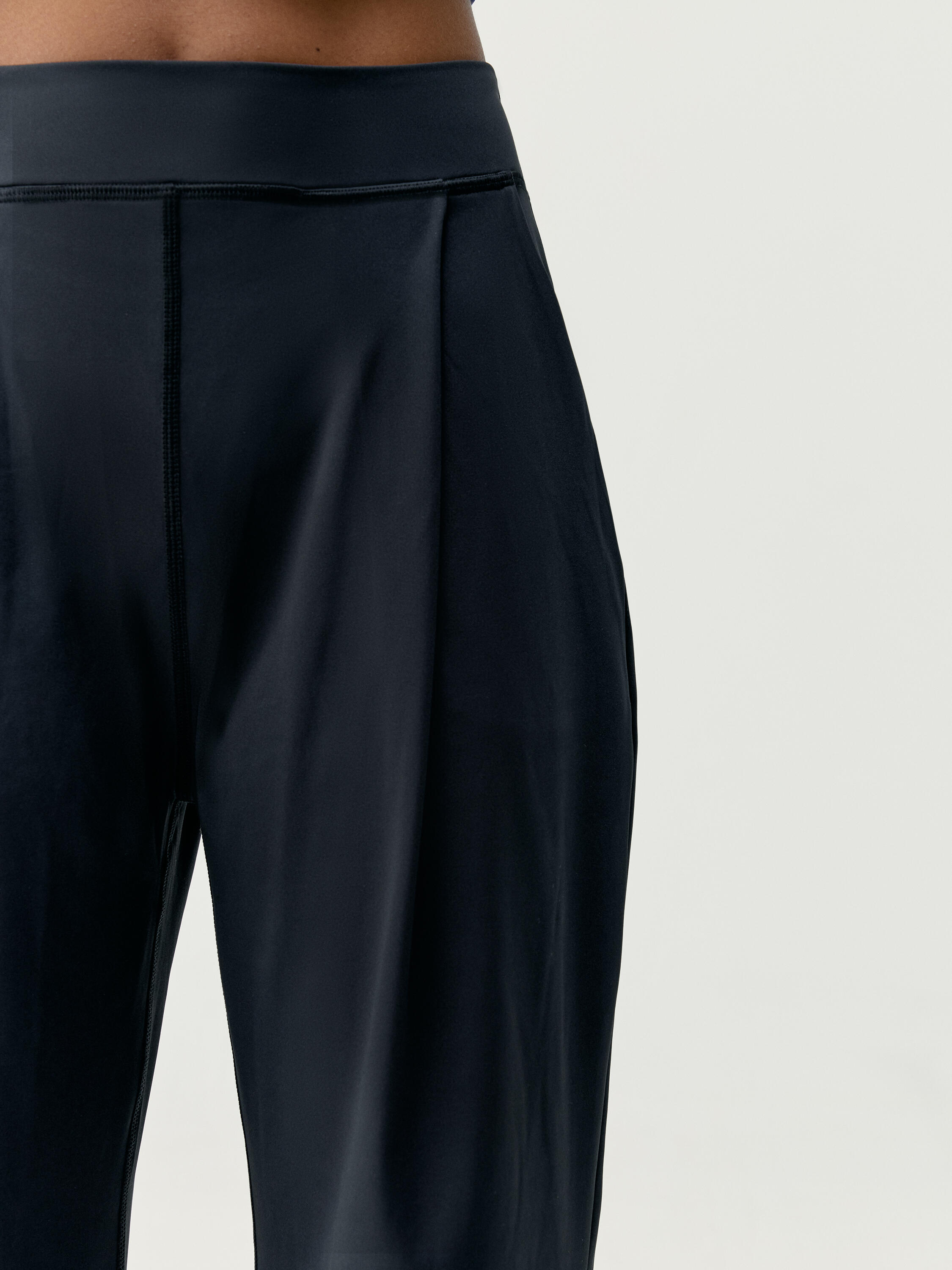 Audrey Born Living Yoga Damen-Sporthose 3/6