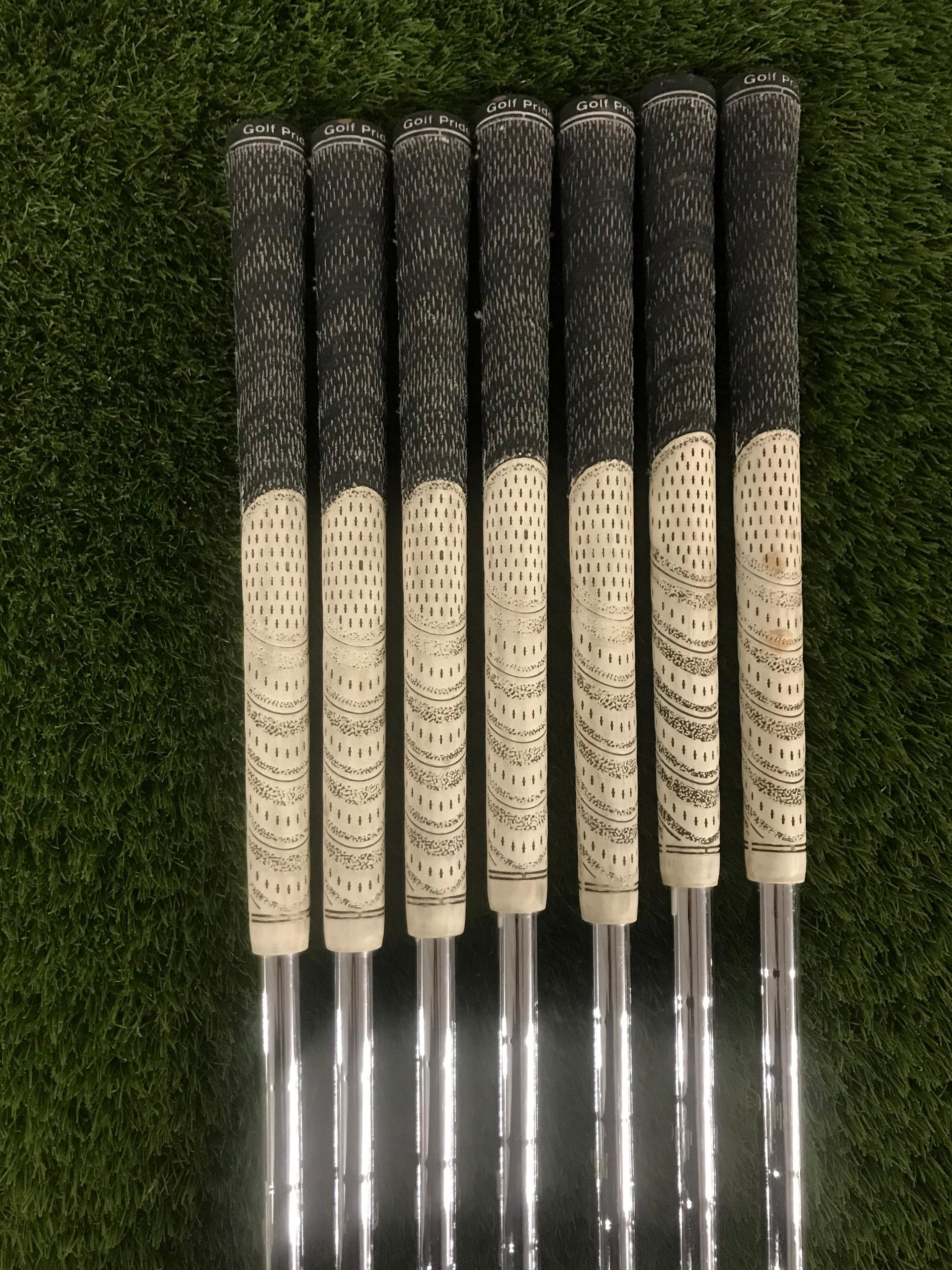 GRADE B-Mizuno MP25 irons 4-PW 3/3