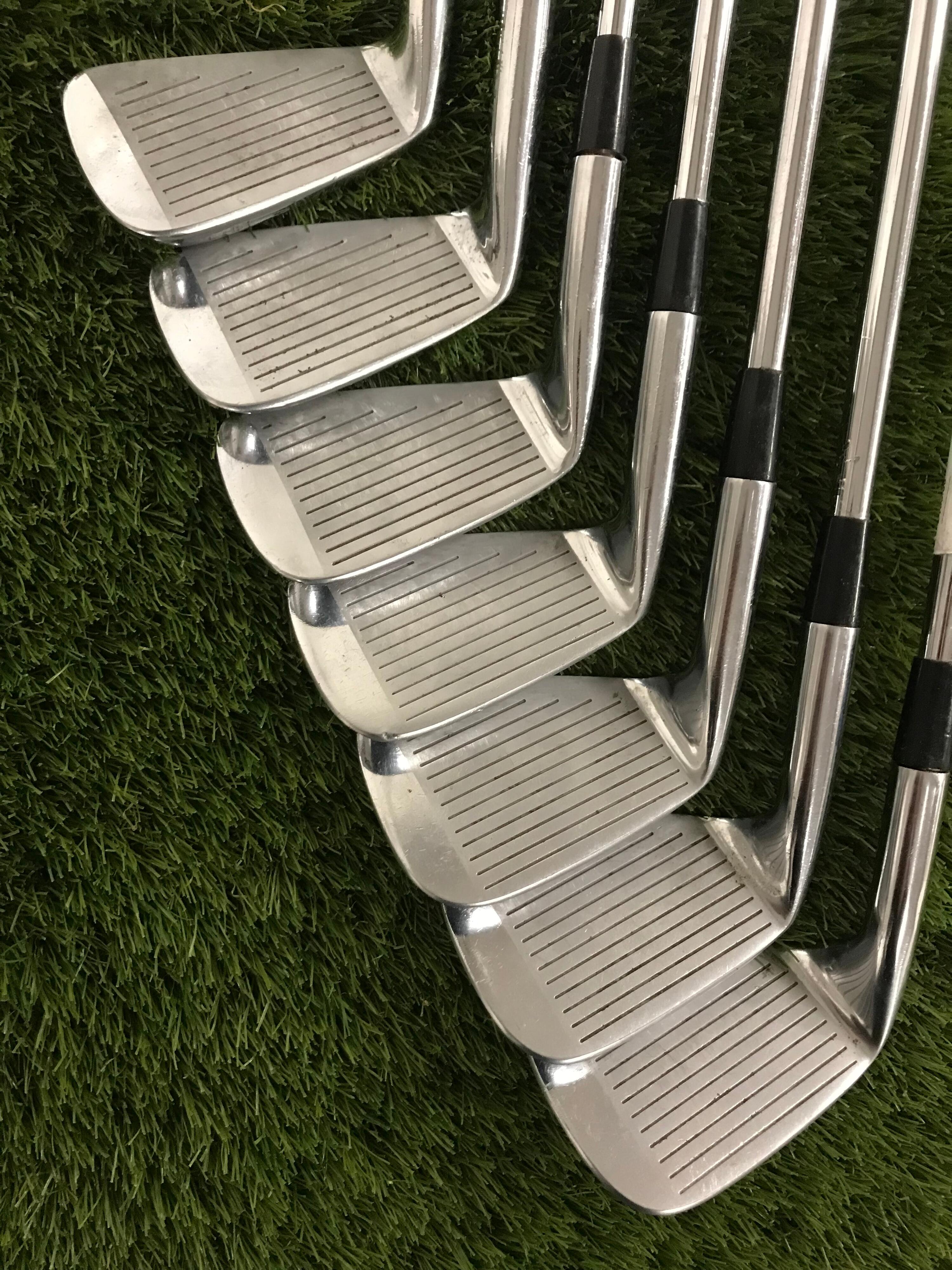 GRADE B-Mizuno tp9 Irons 4-pw 2/3