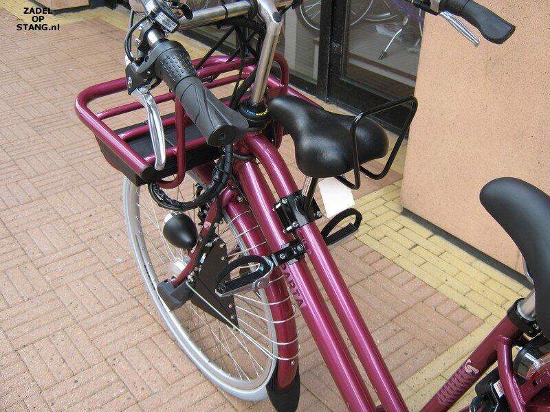 Zadel kinderzitje op buis damesfiets 3/6