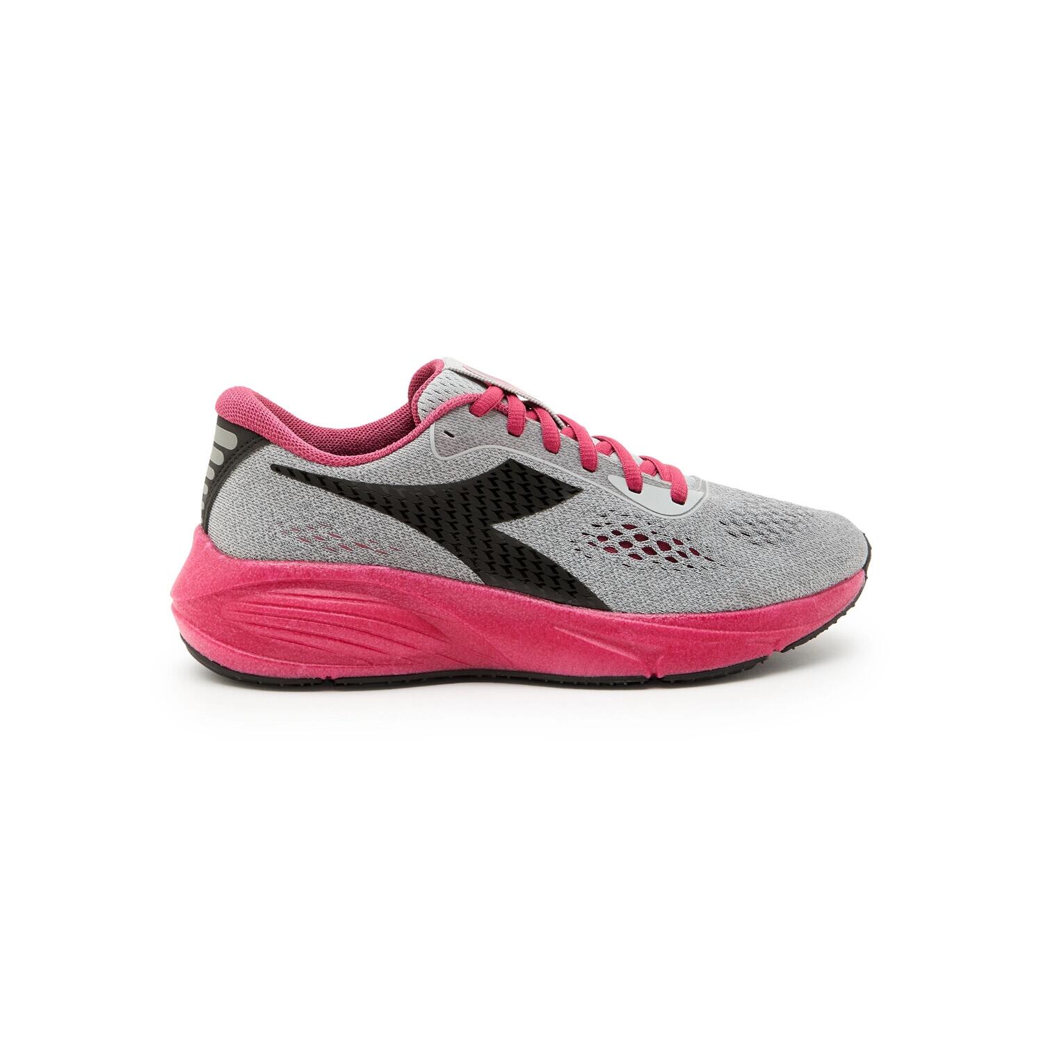 DIADORA picture