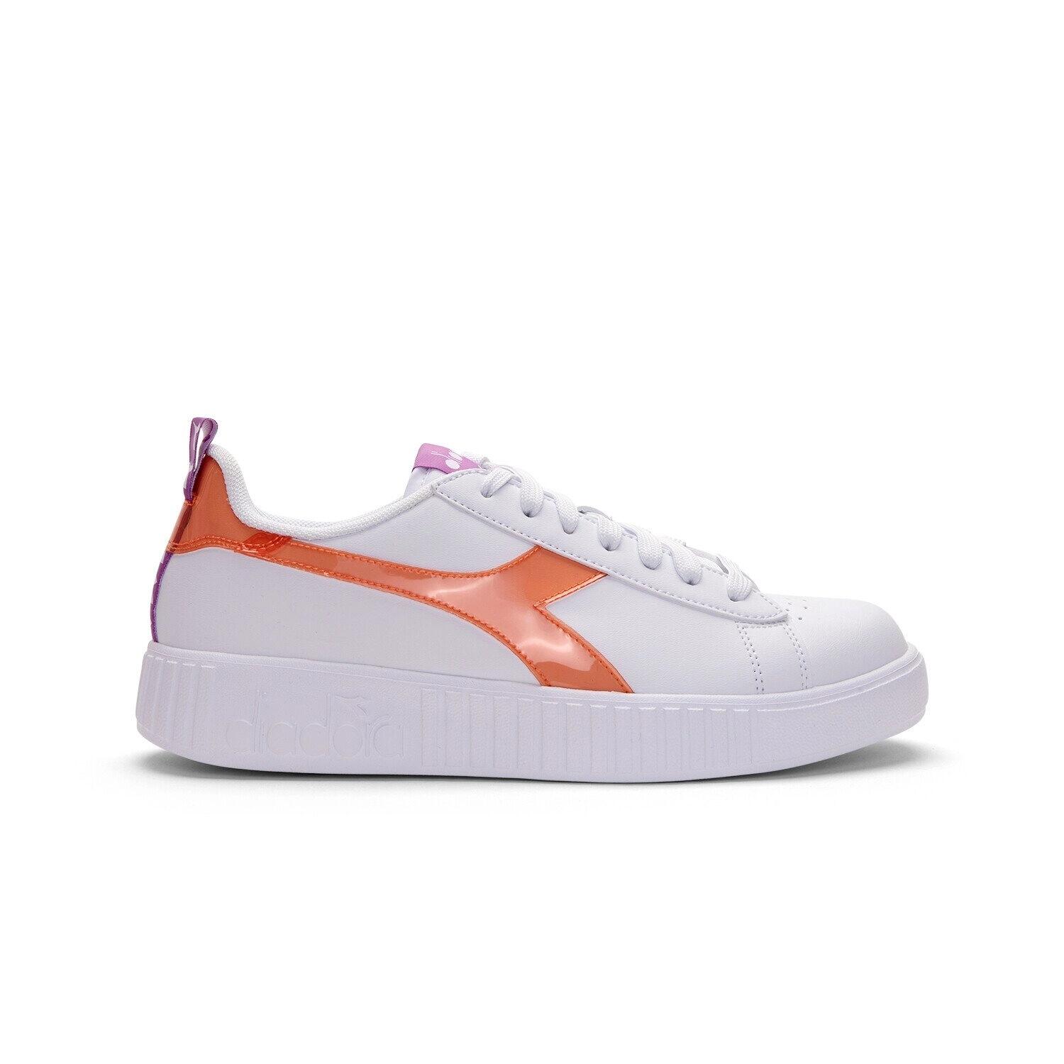DIADORA picture