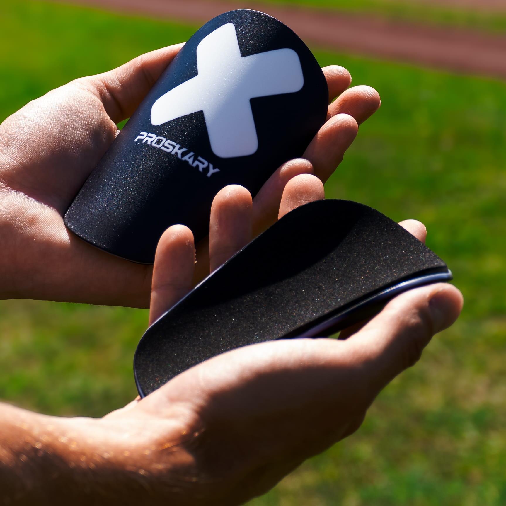 Parastinchi Piccoli 2 Paia Parastinchi Mini Per Calcio - 9.5x6 Cm