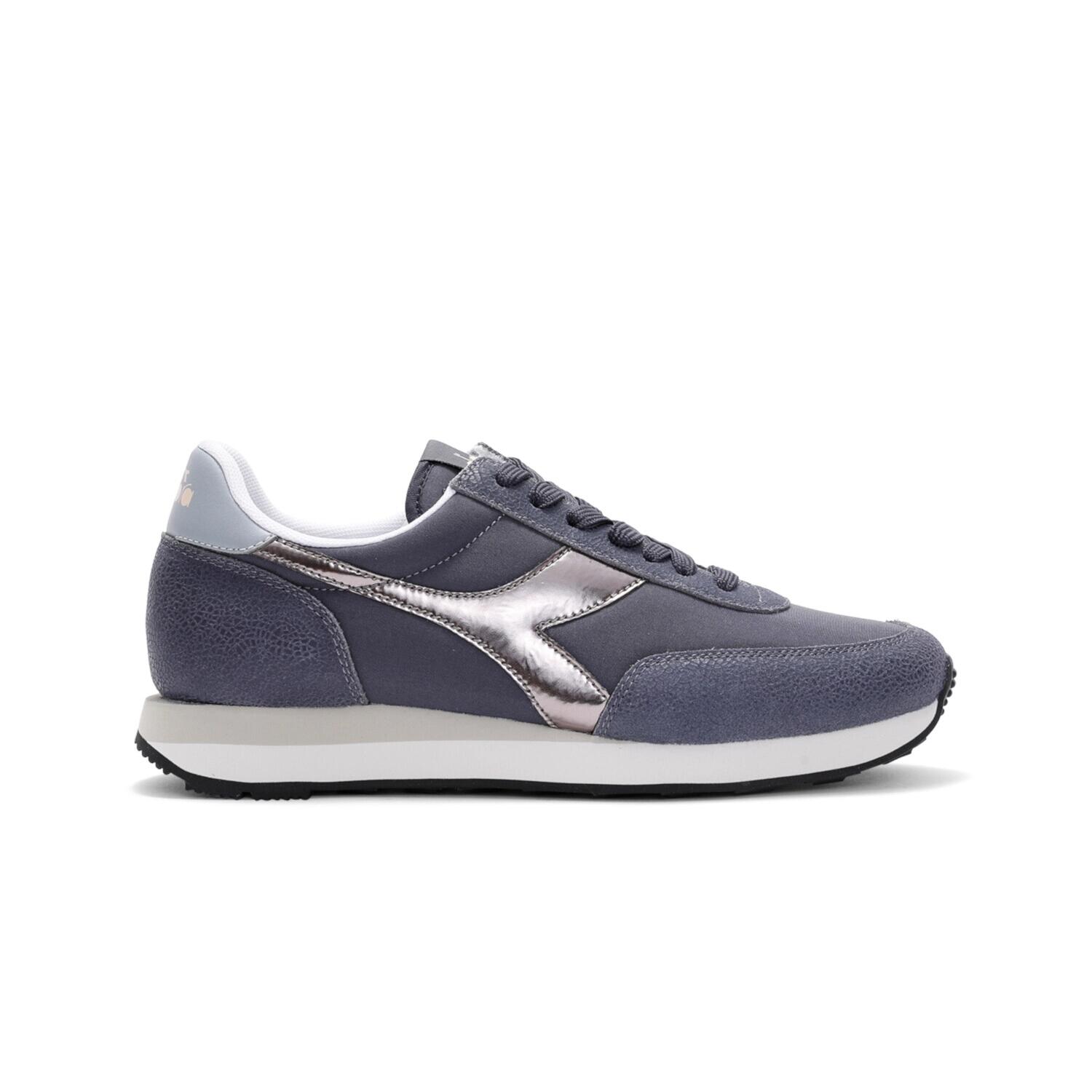 DIADORA picture