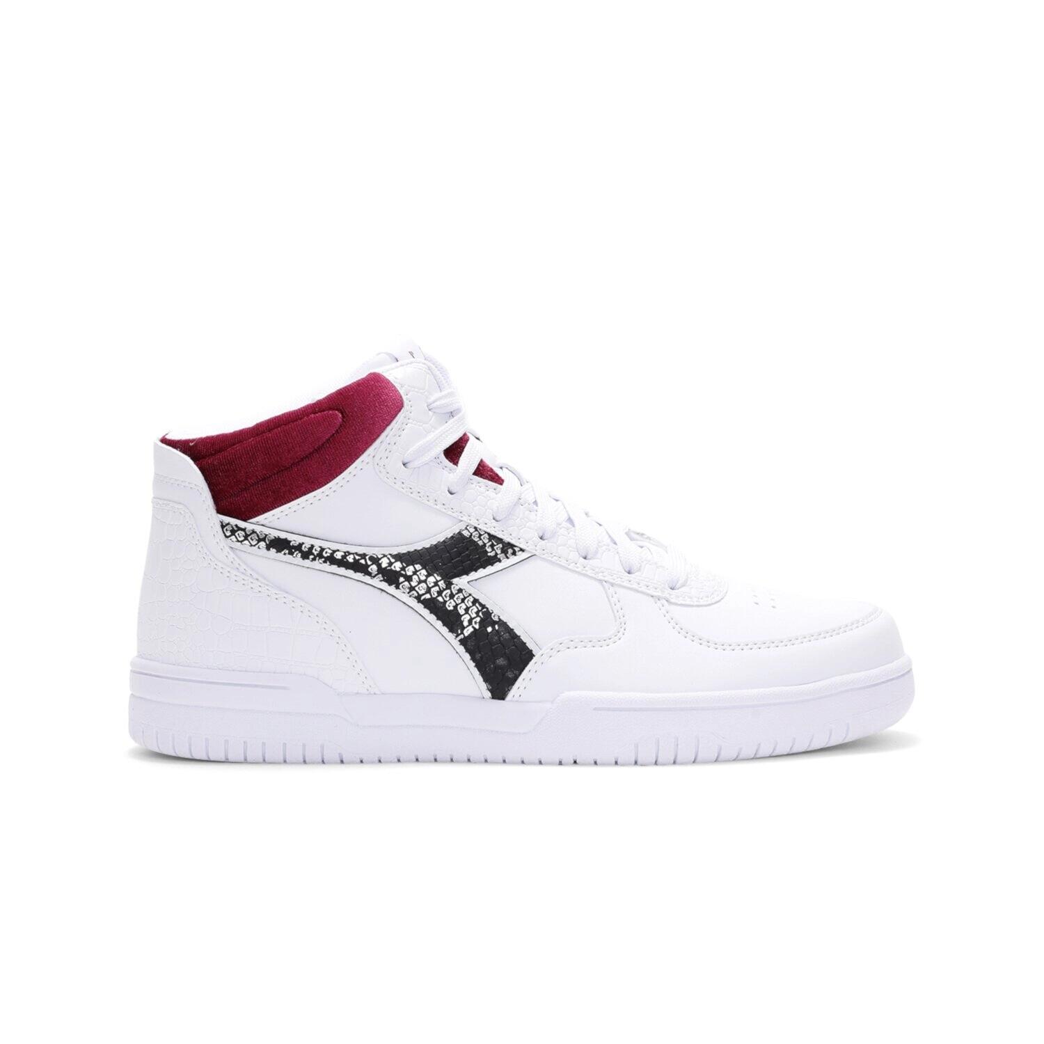 DIADORA picture