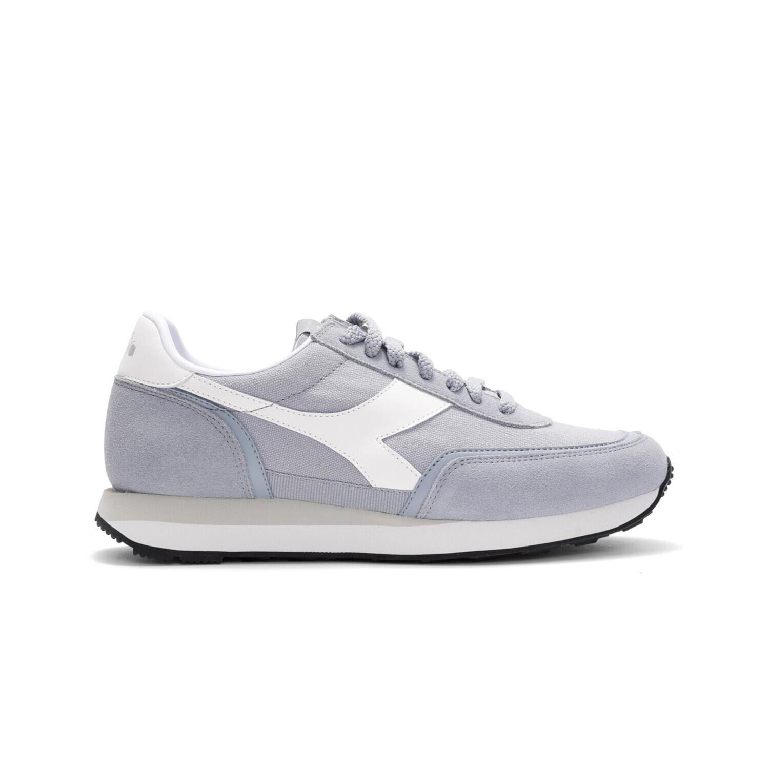 DIADORA picture