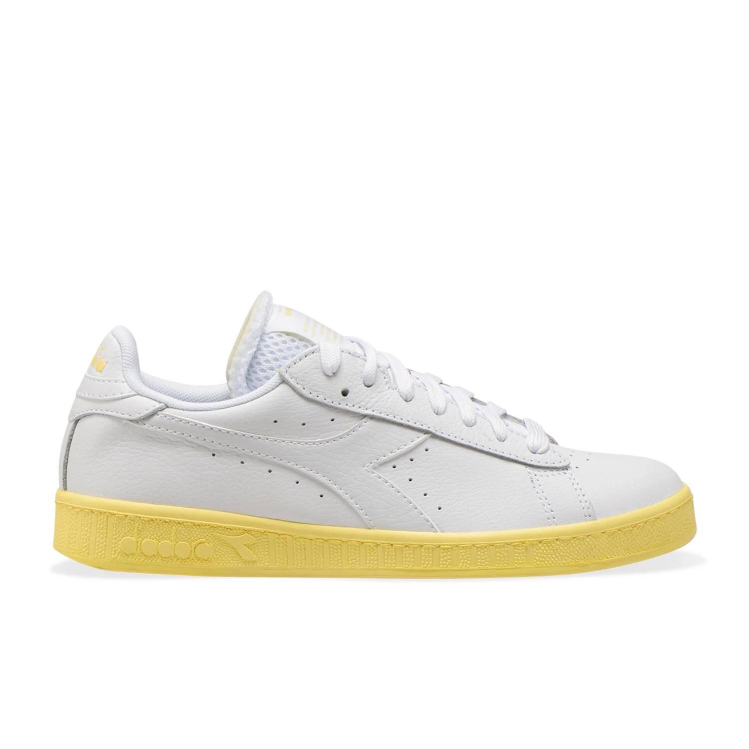 DIADORA picture