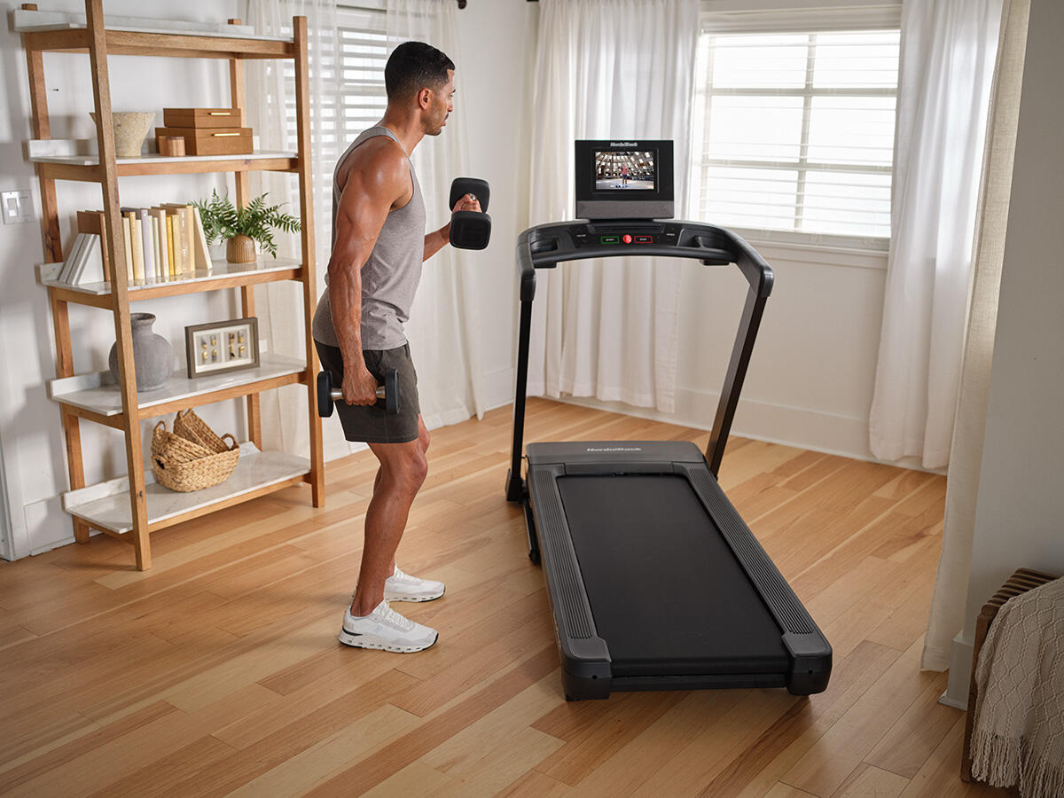 Loopband T-serie 10 / 10” scherm / 20 km/u 6/7