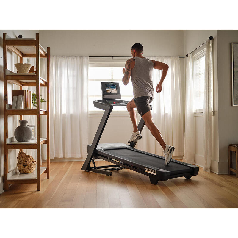 „NordicTrack T10 – běžecký pás s iFIT, sklonem 0-12 % a rychlostí až 20 km/h!