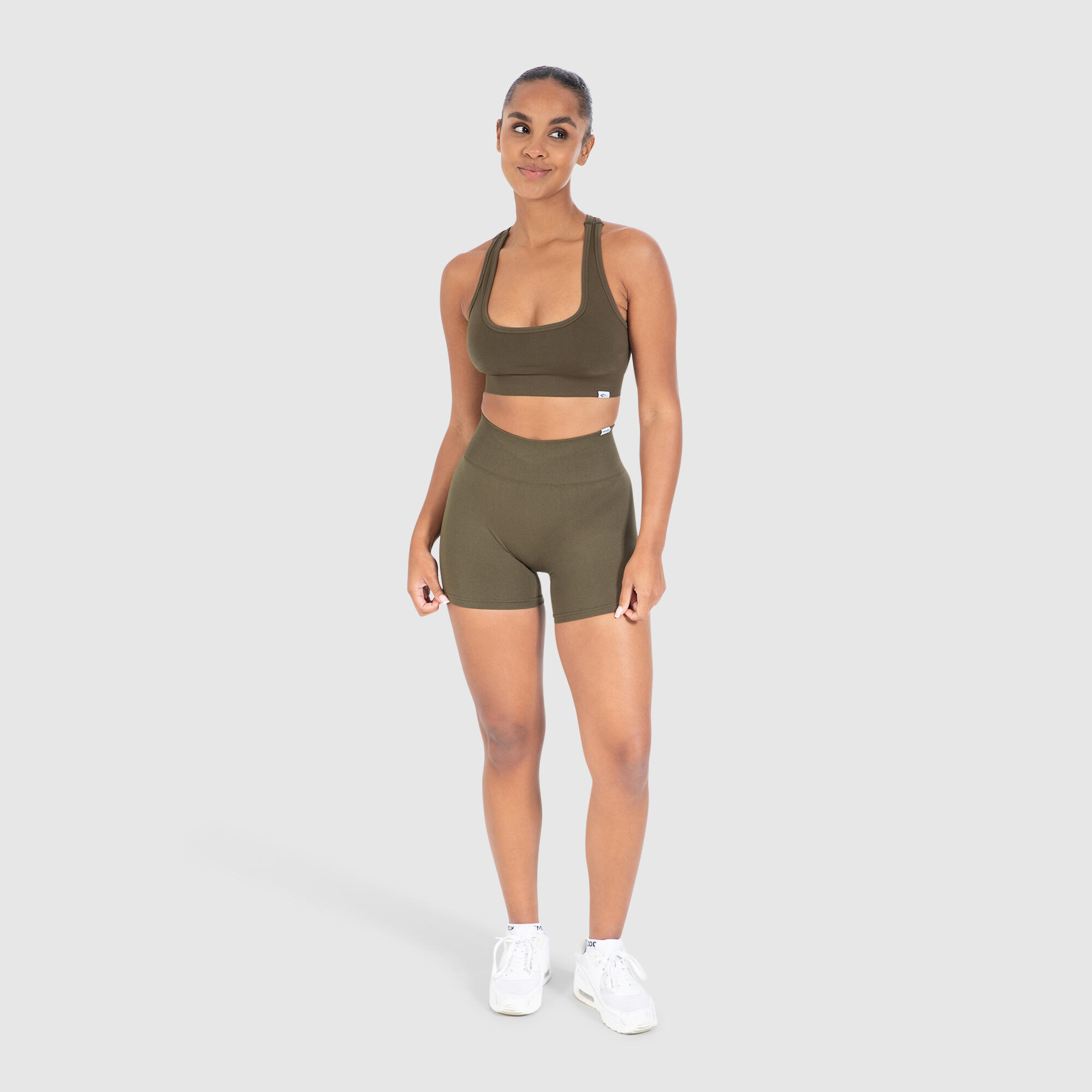 Damen Shorts Amaze Ultra Dunkelkhaki 3/6