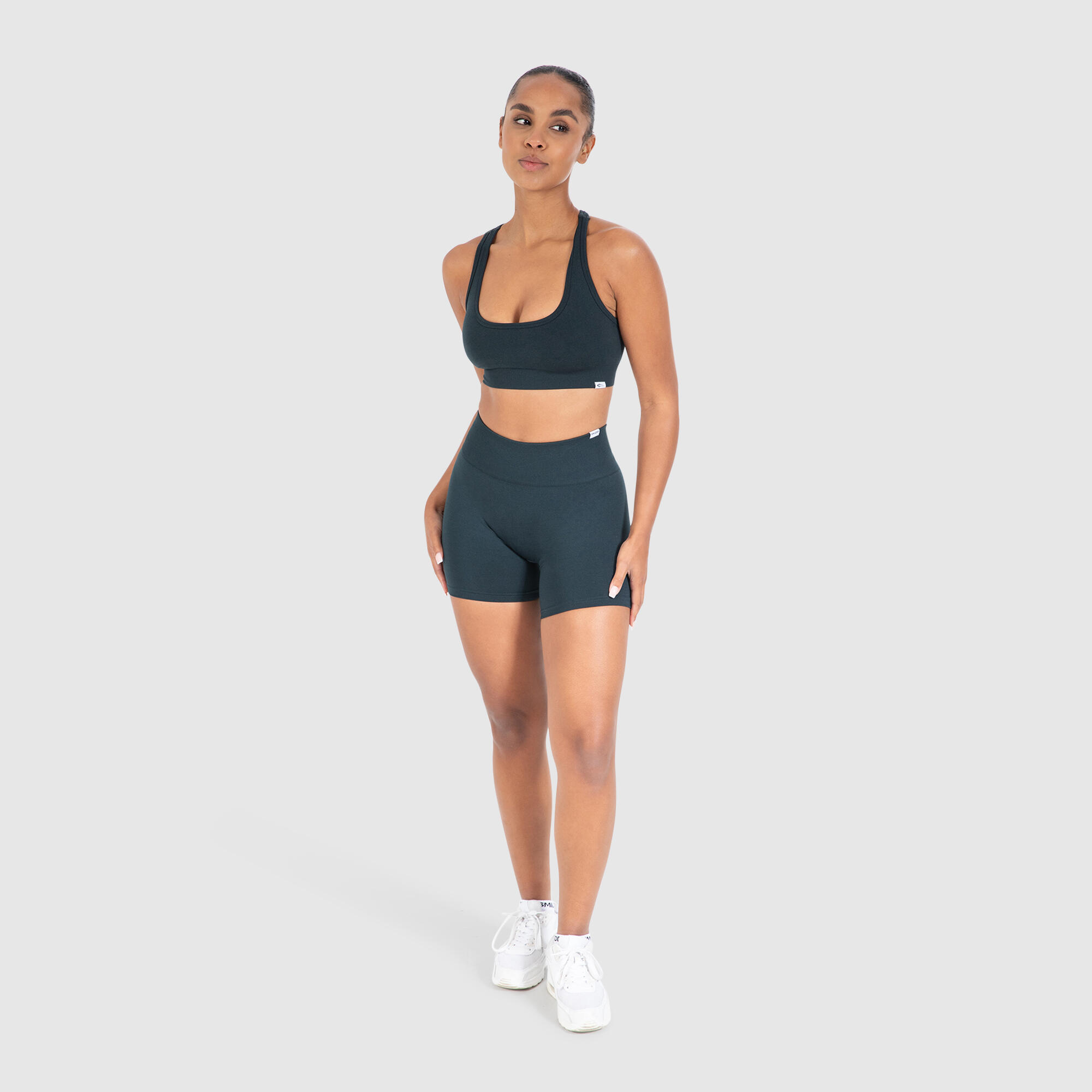 Damen Shorts Amaze Ultra Dunkelgrün 3/6