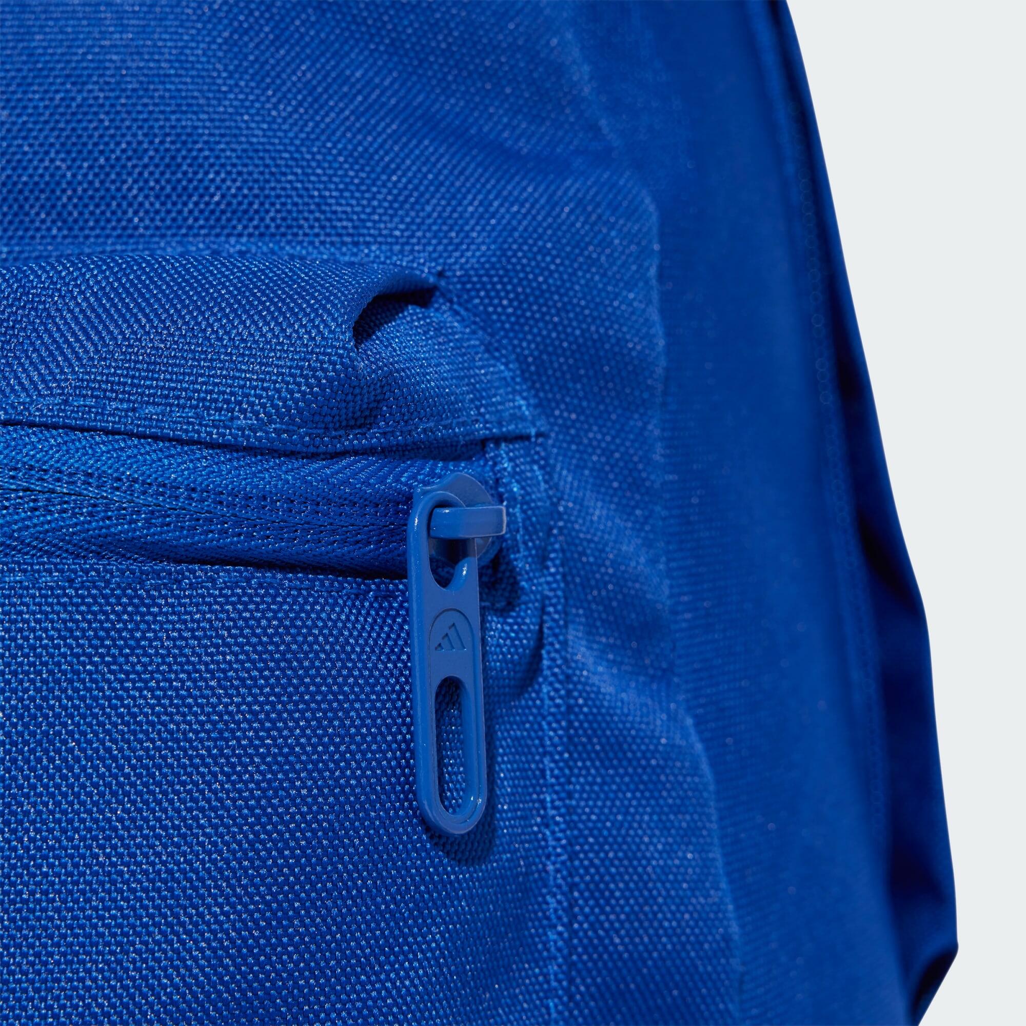 Classic Back-to-School Badge of Sport Rucksack 7/12
