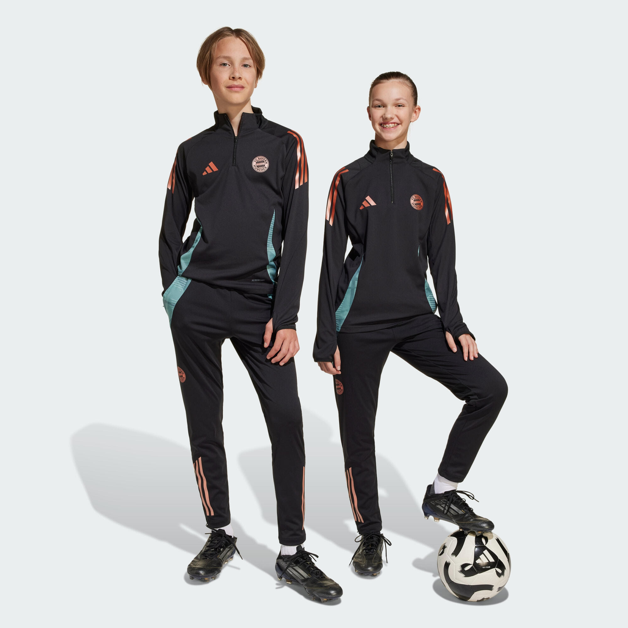 FC Bayern Tiro 24 Training Pants Kids 1/7