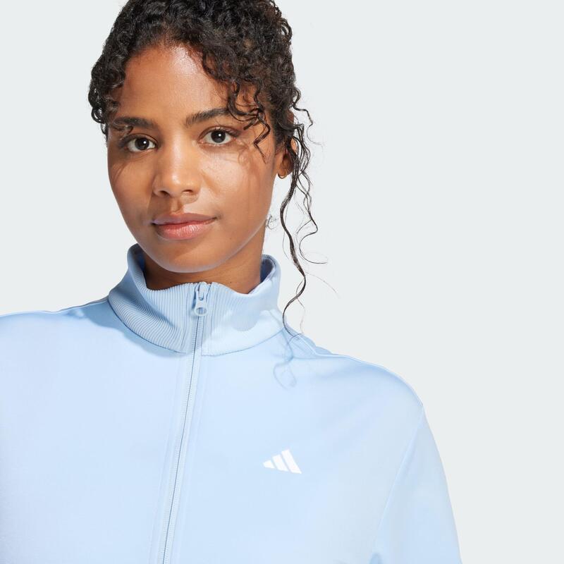 Dres Essentials Feel Cozy
