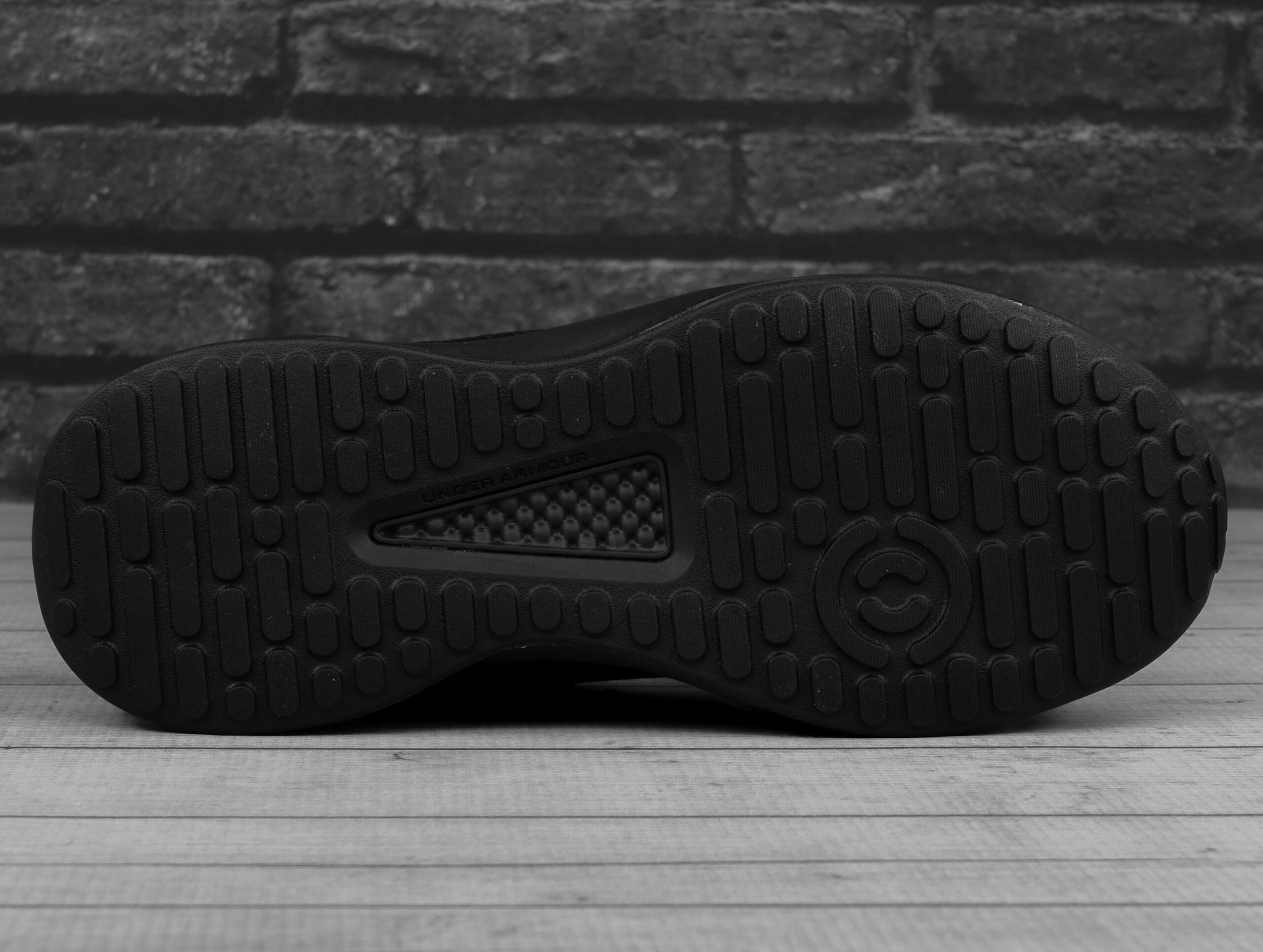 Baskets CHARGED EDGE Homme (Triple Noir) 5/7