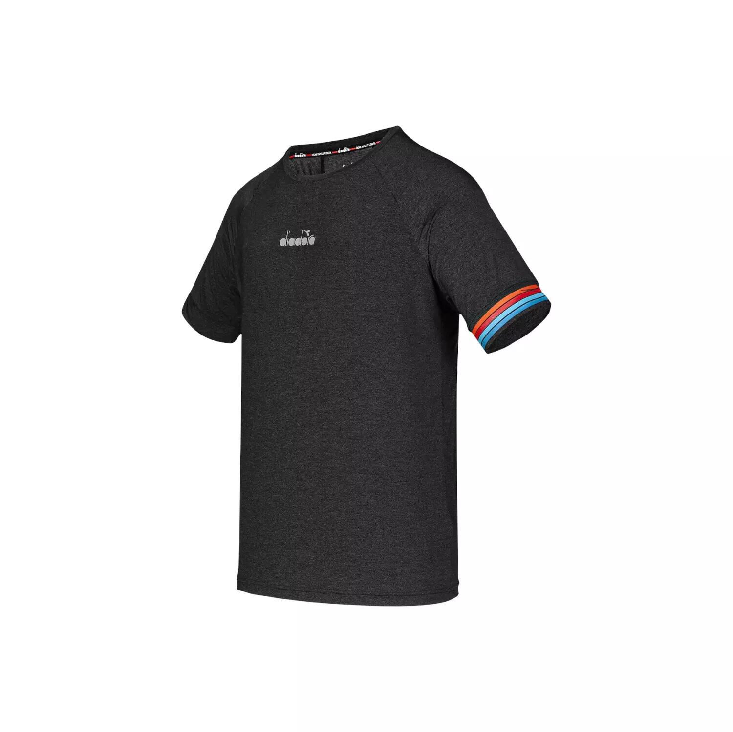 DIADORA picture