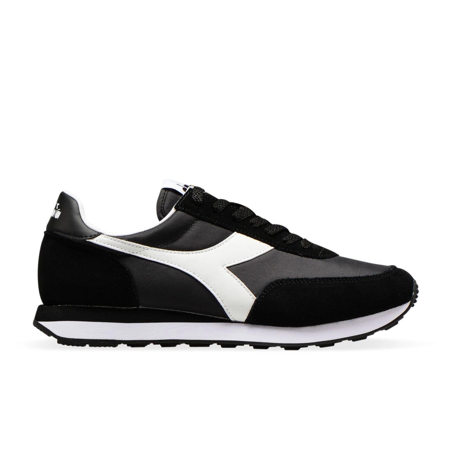 DIADORA picture