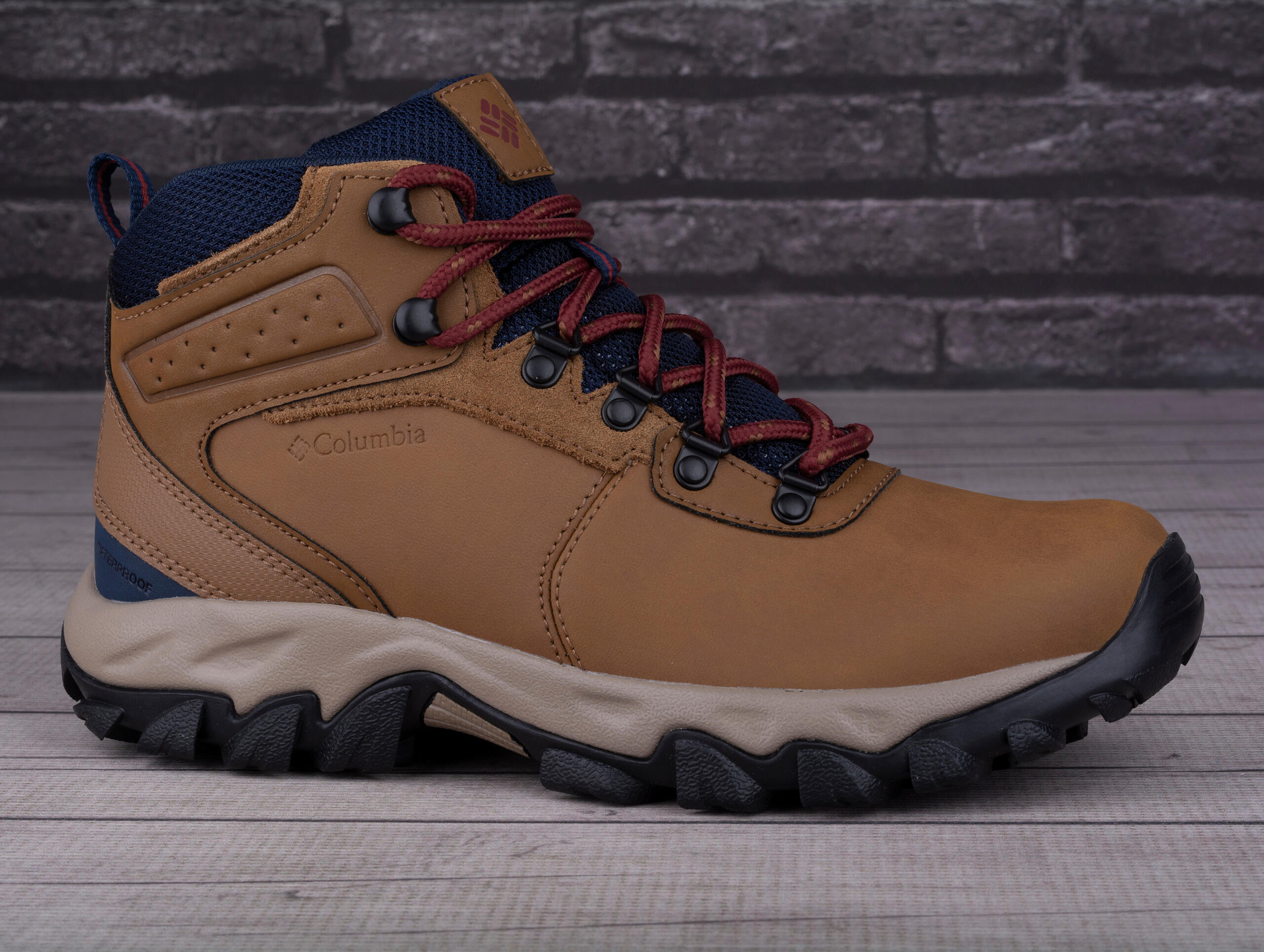 Buty męskie zimowe Columbia NEWTON RIDGE 2/6