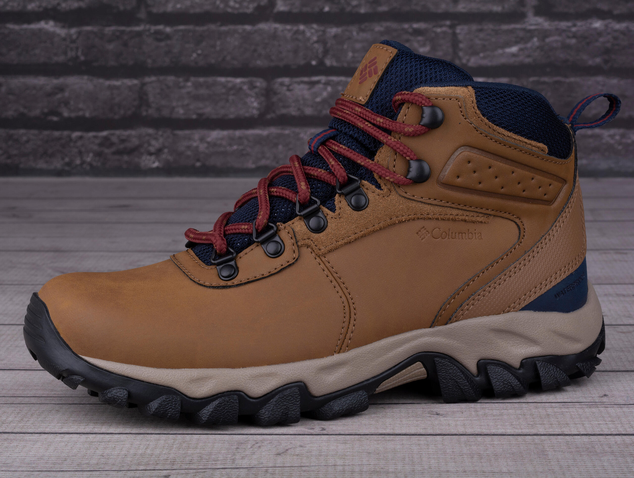 Buty męskie zimowe Columbia NEWTON RIDGE 3/6