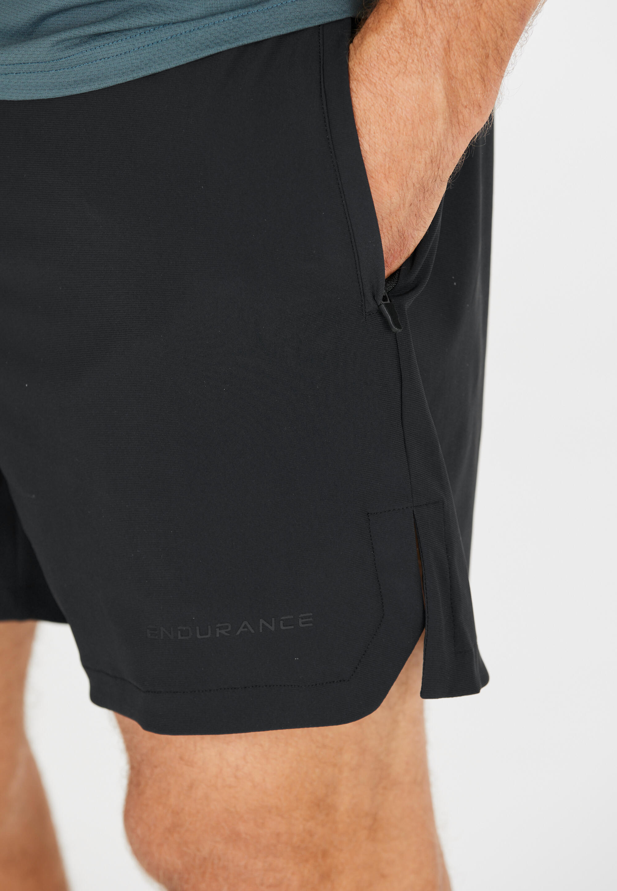 Pantalón corto Endurance Dyne 3/5