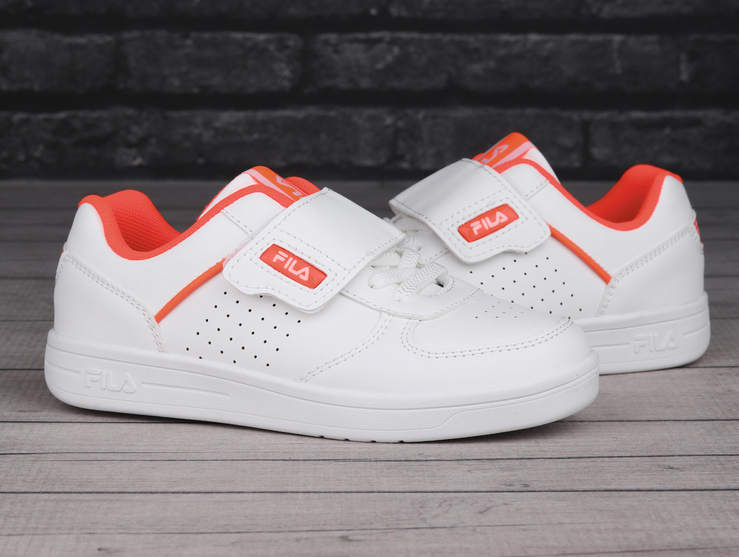 Buty dziecięce na rzep Fila COURT VELCRO