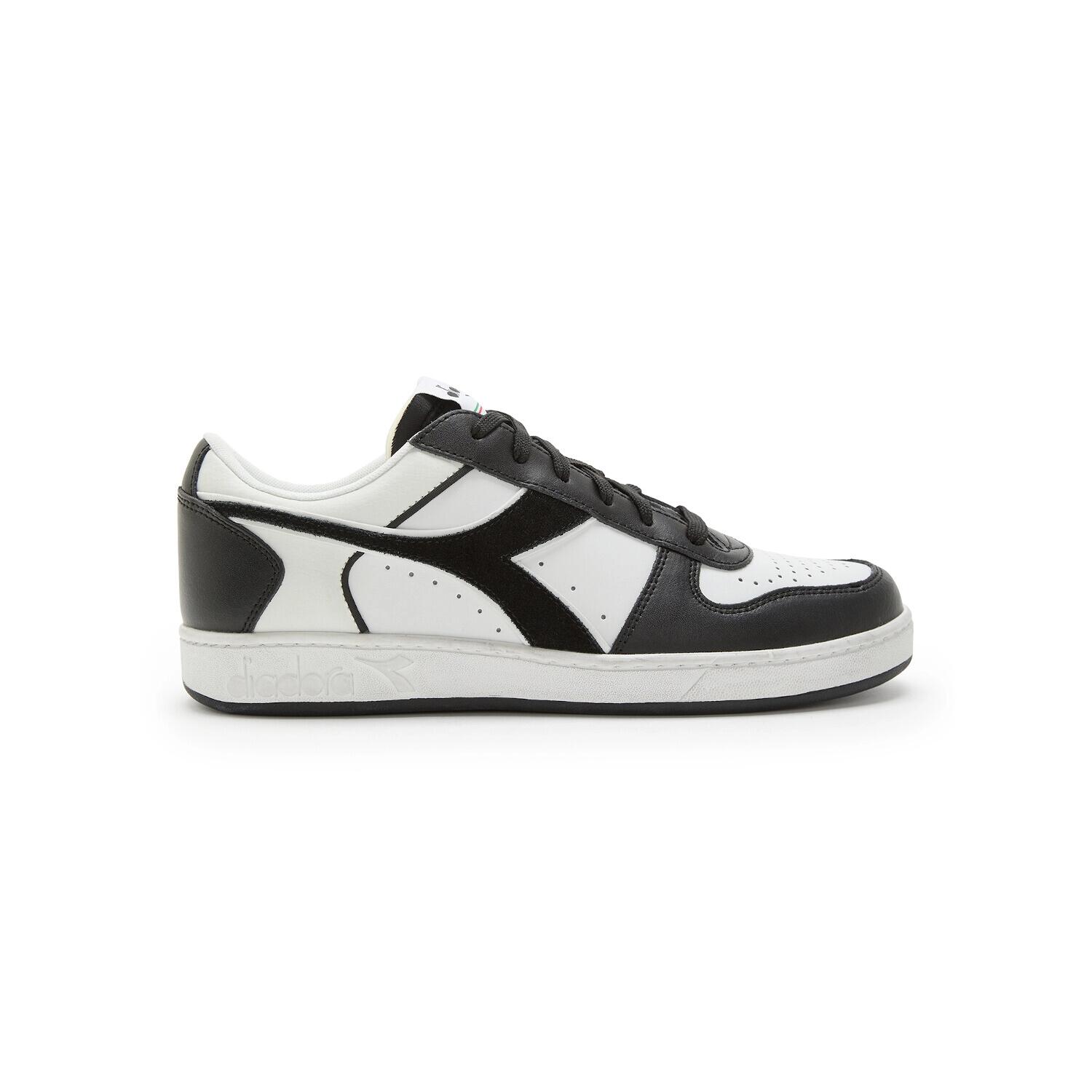 DIADORA picture