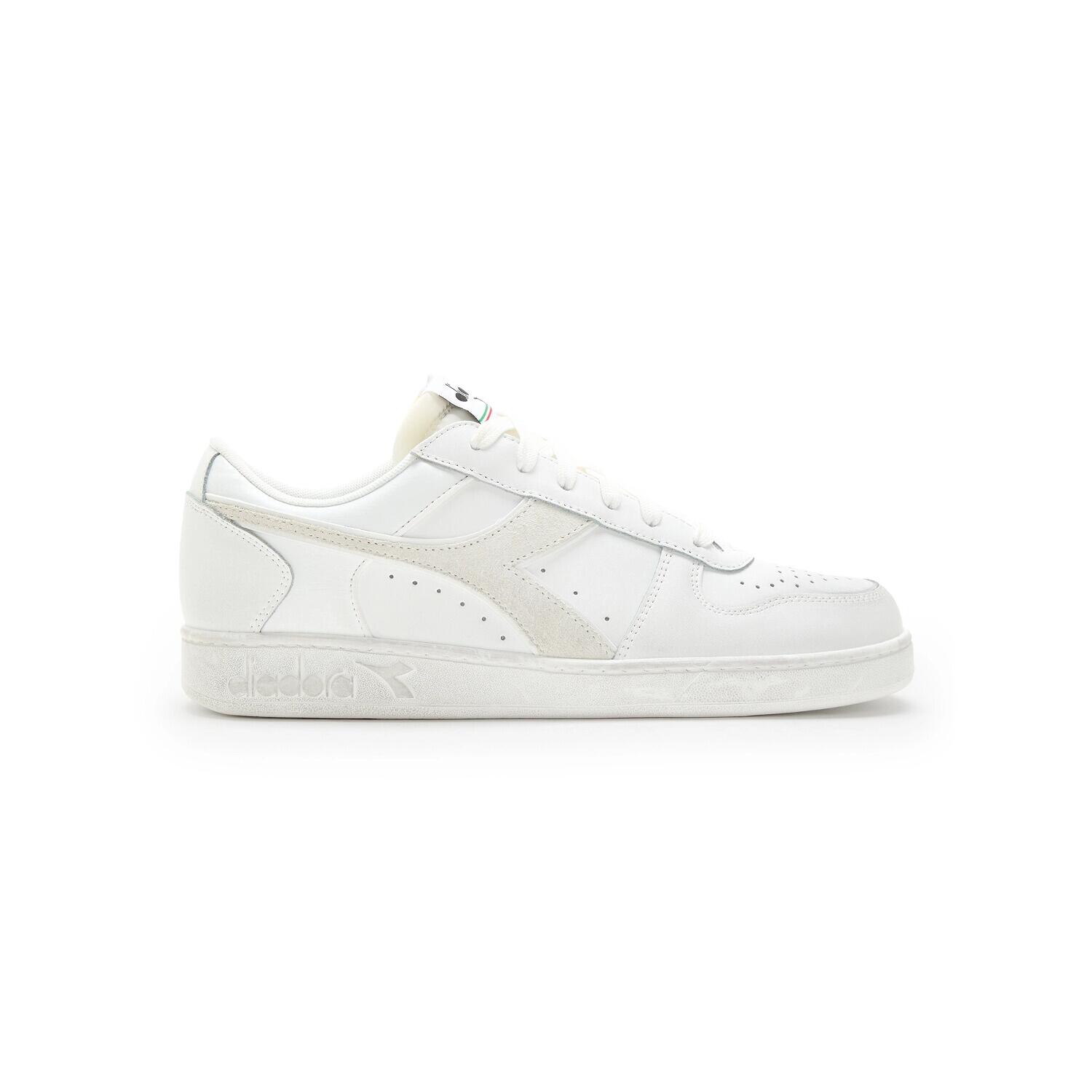 DIADORA picture
