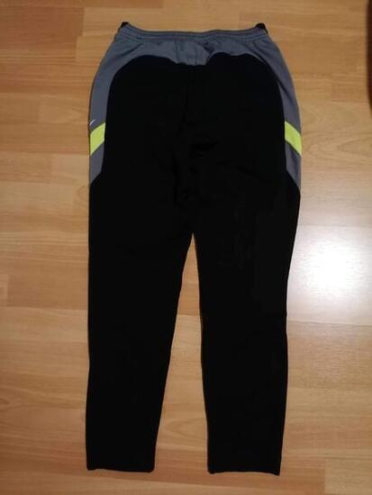 Entre Particuliers - Pantalon de survêtement noir nike