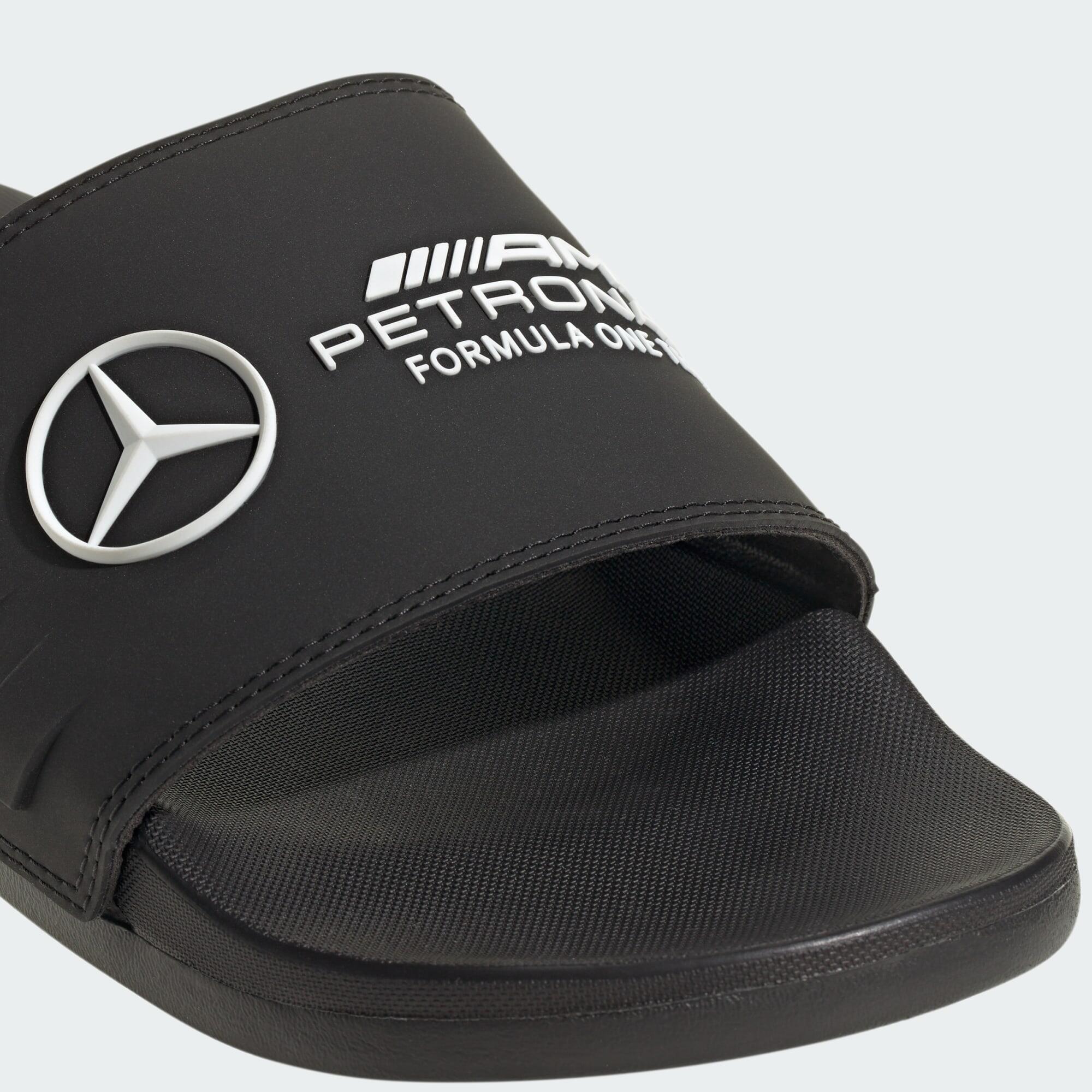 Chinelos Adilette Comfort da Mercedes-AMG Petronas Formula One Team 7/7