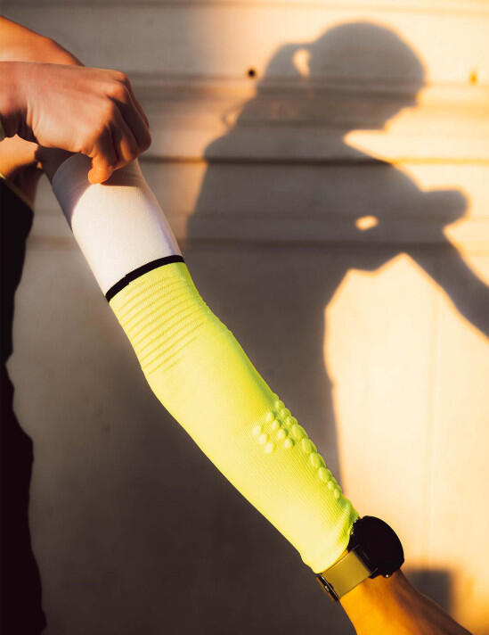 Manguitos de compresión para brazos Compressport "Ultralight" (lote de 2) 3/7