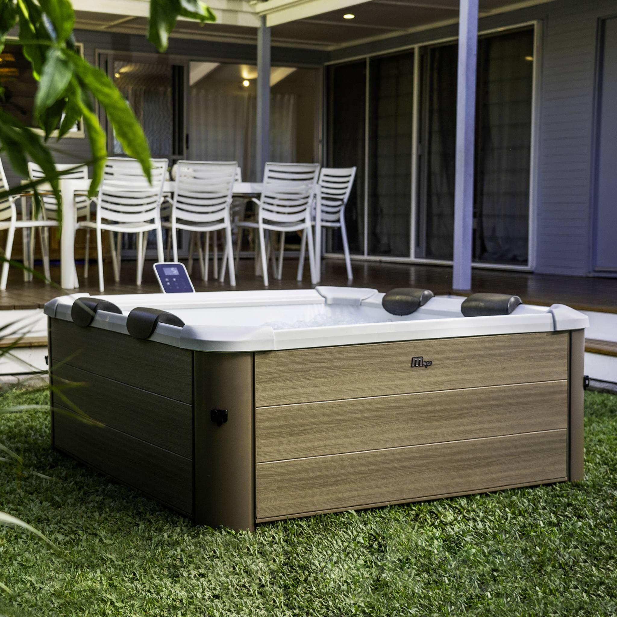 Spa rigide 6 places hydromassages Amber 160cm + 8 filtres | sweeek 3/5