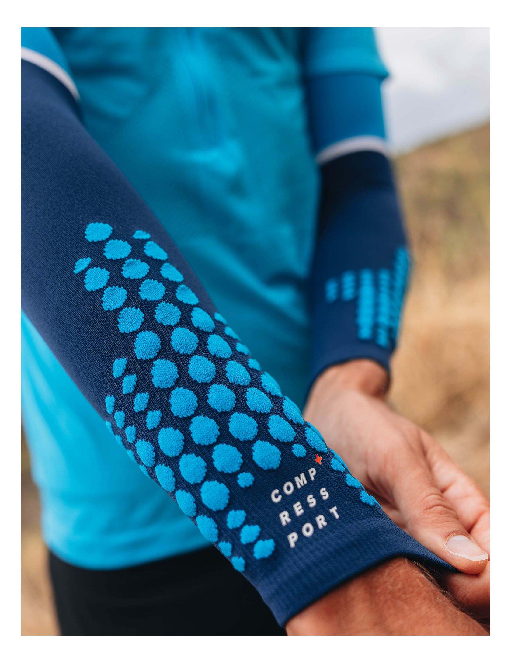 Manguitos Arm Force Ultralight running Azul Compressport 3/4