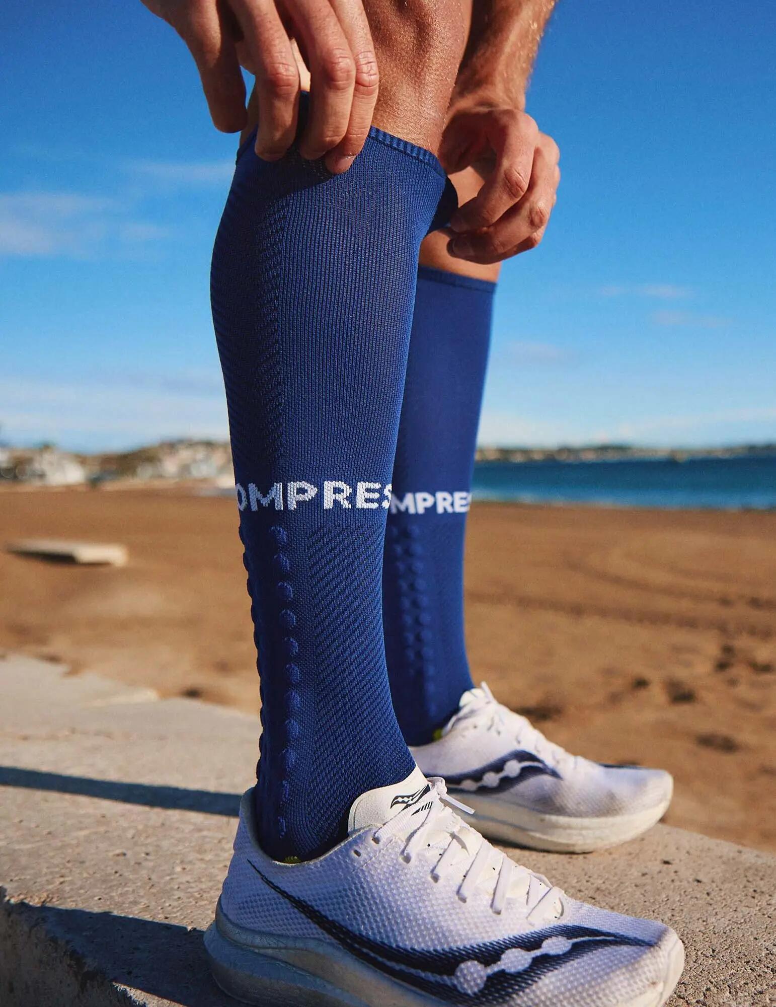 Chaussettes hautes compression "Full Socks Run" Compressport (lot de 2) 2/3