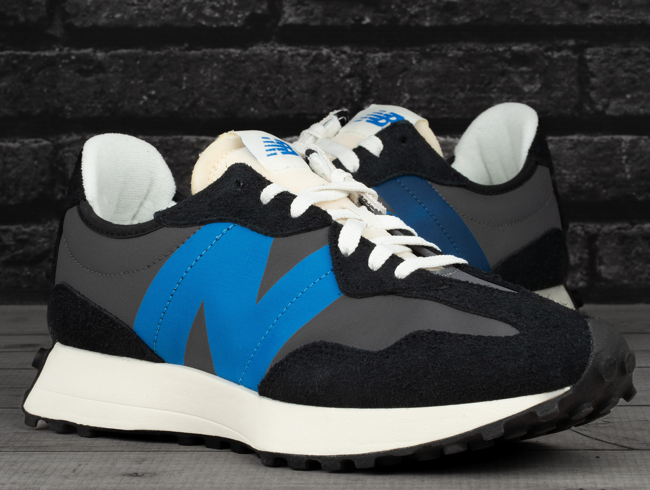 Schoen New balance model U327VB voor unisex 2/7