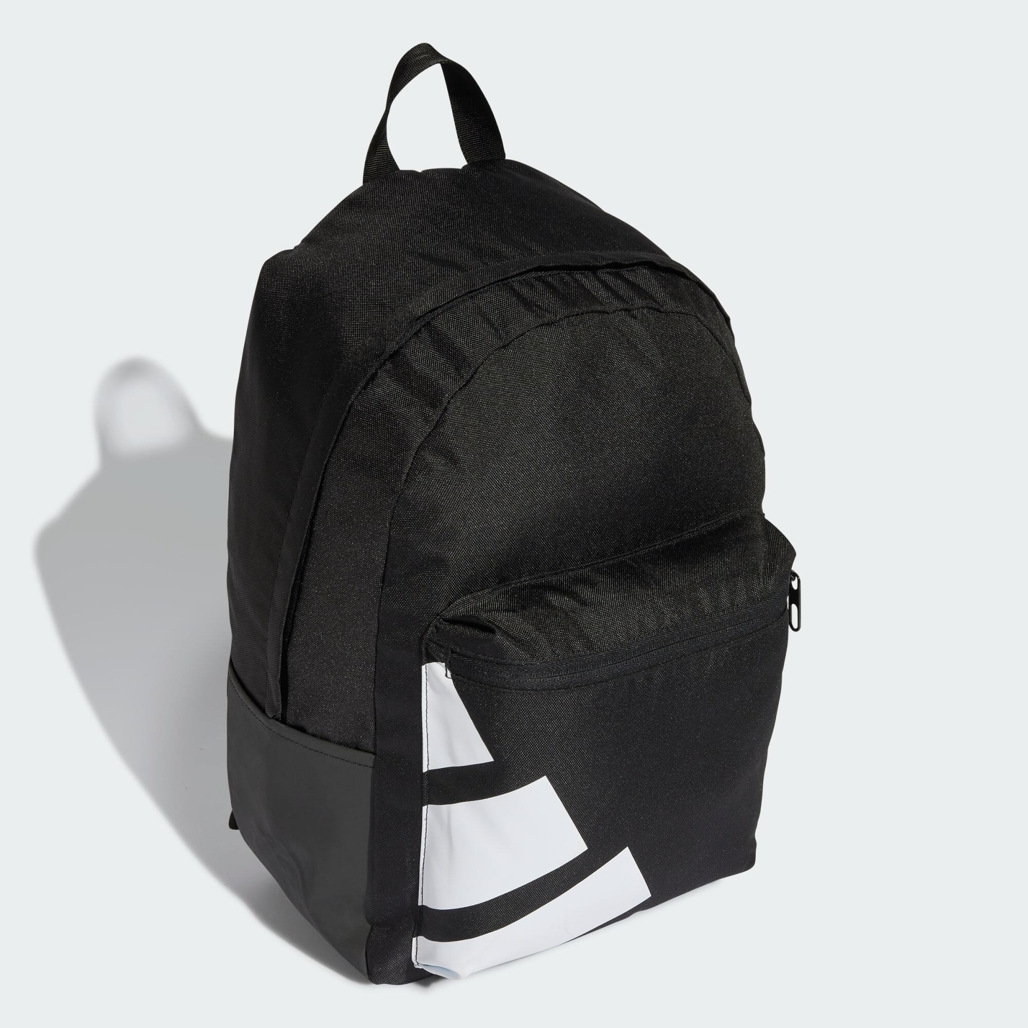 Classic Back-to-School Badge of Sport Backpack 3/7