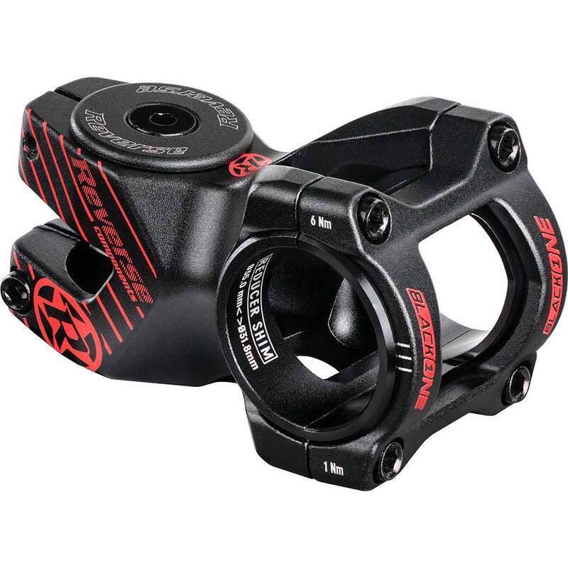 Black ONE D-2 Potence 50 mm - noir/rouge      5890€ 6990€ -15%    * La vente débute le 28/11/2024    REVERSE Black ONE D-2 Potence 50 mm - noir/rougeVendu exclusivement en ligne   
